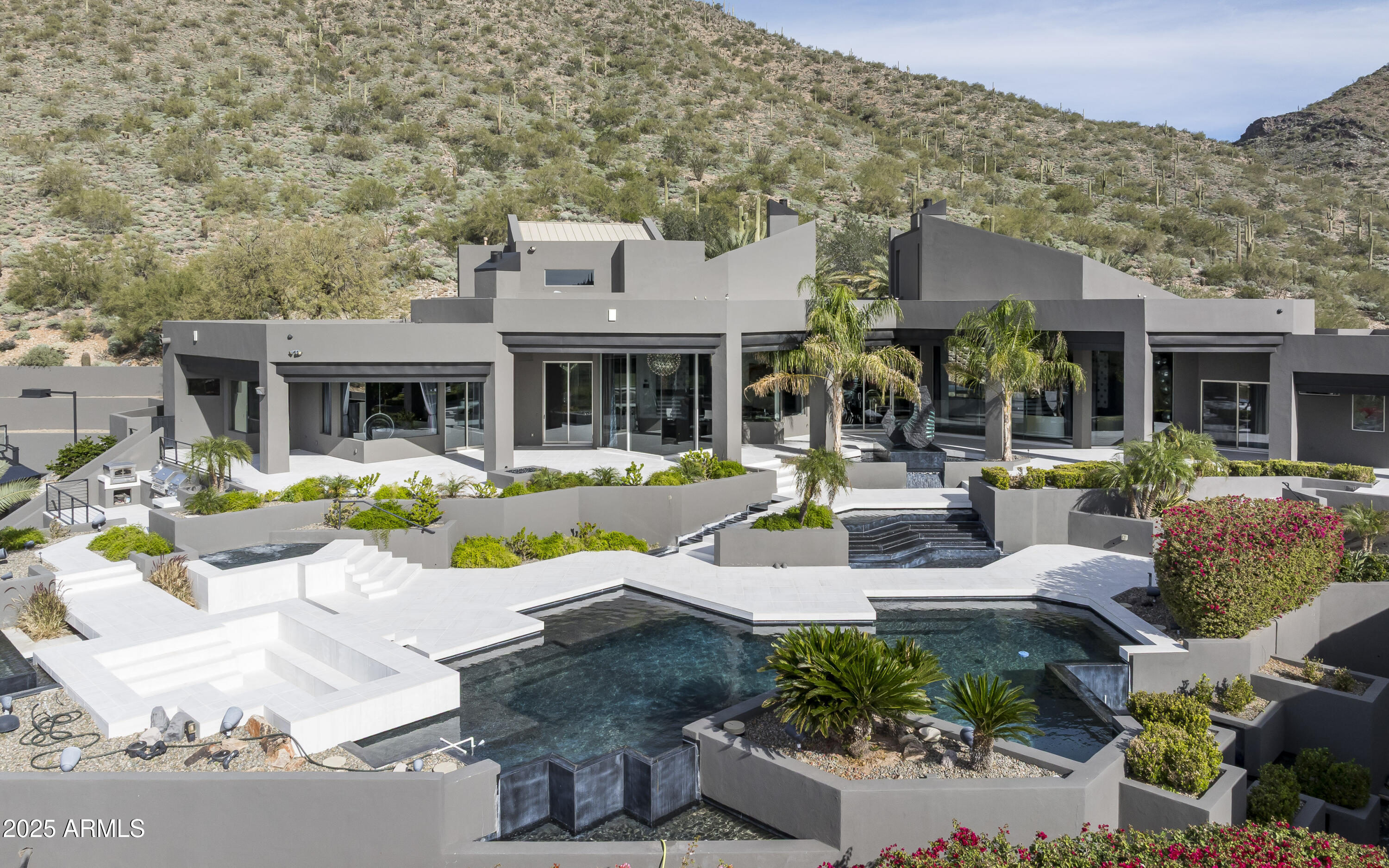 10324 E CALLE DE LAS BRISAS