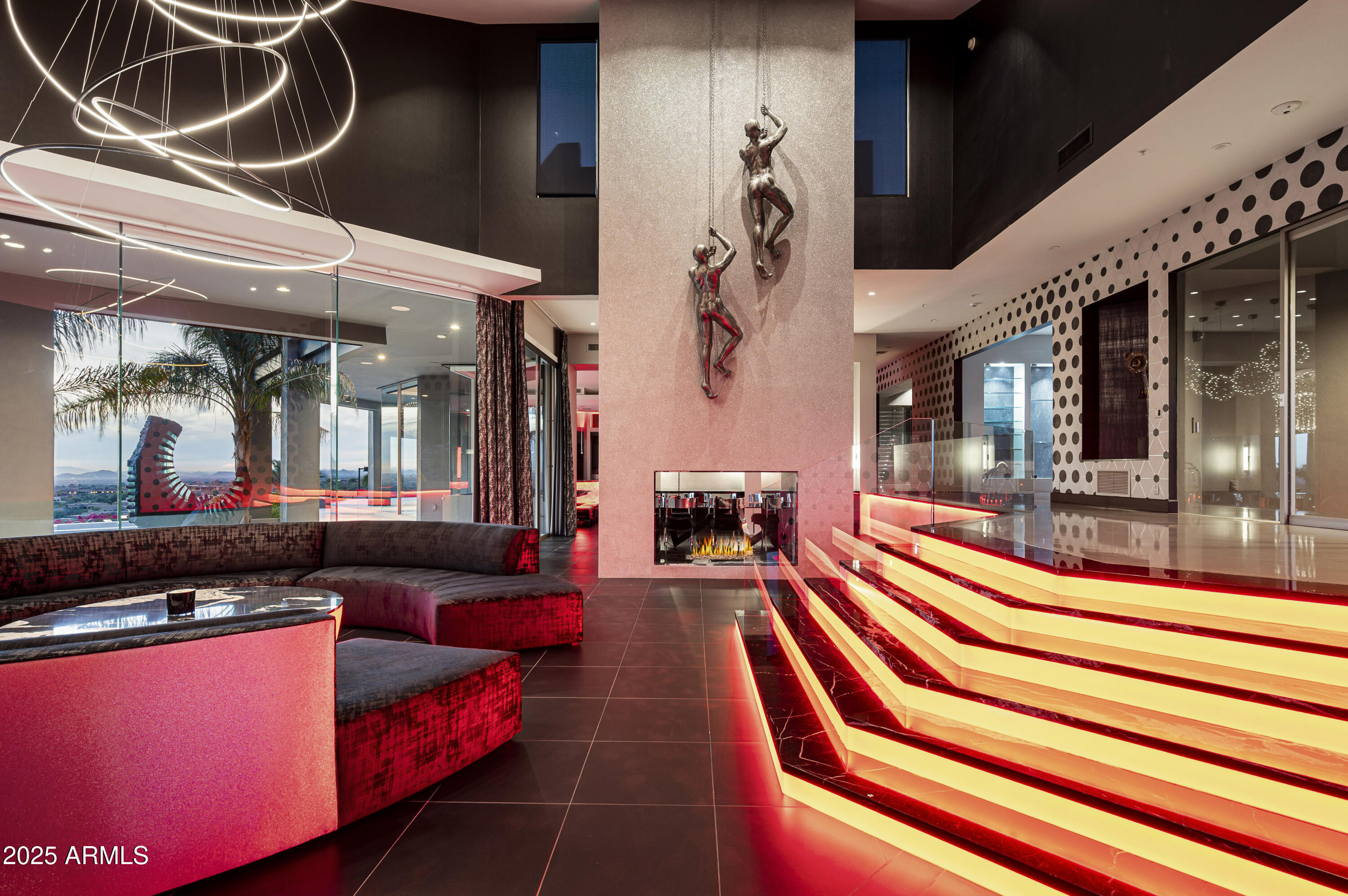 10324 E CALLE DE LAS BRISAS