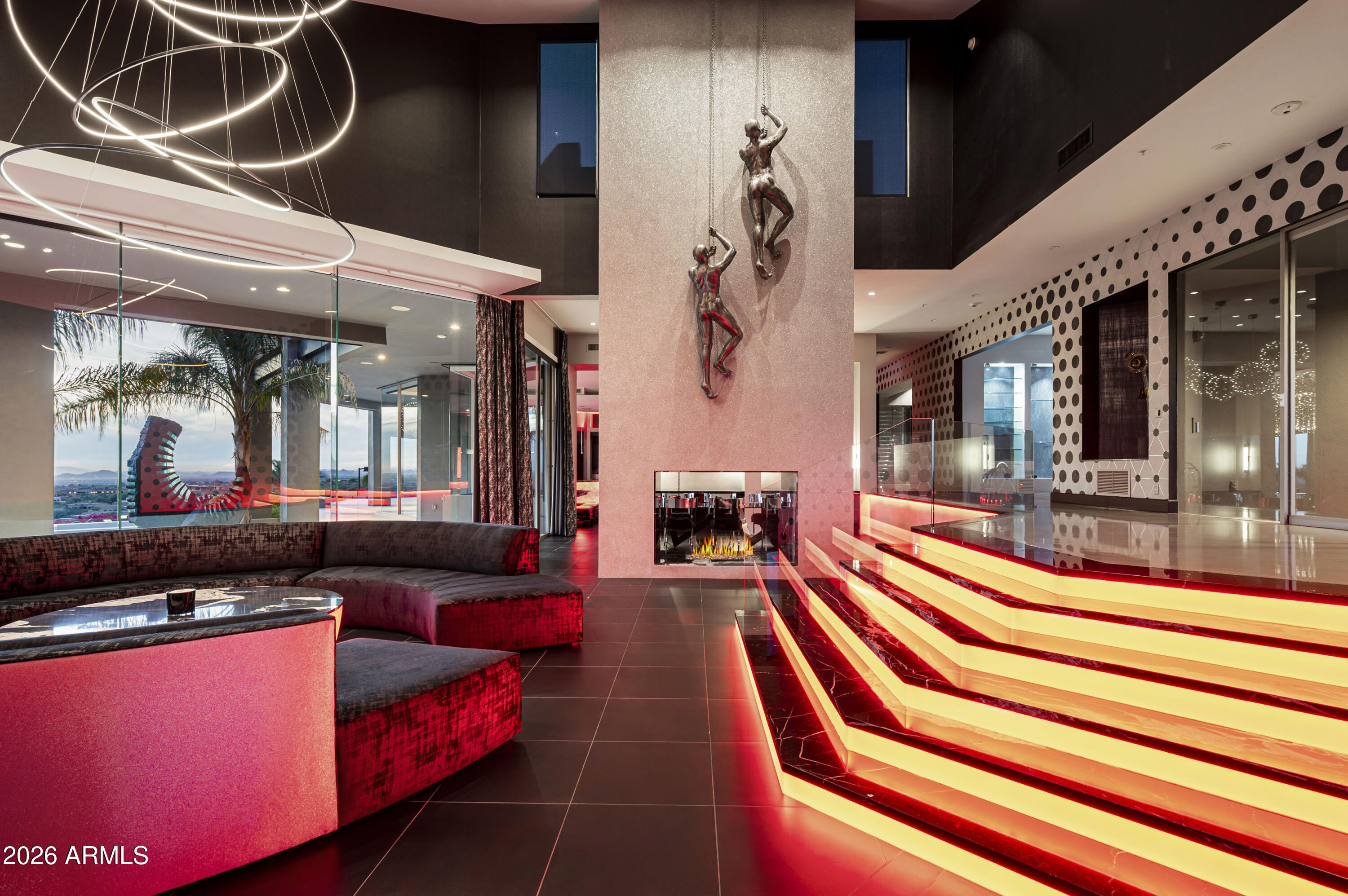 10324 E CALLE DE LAS BRISAS