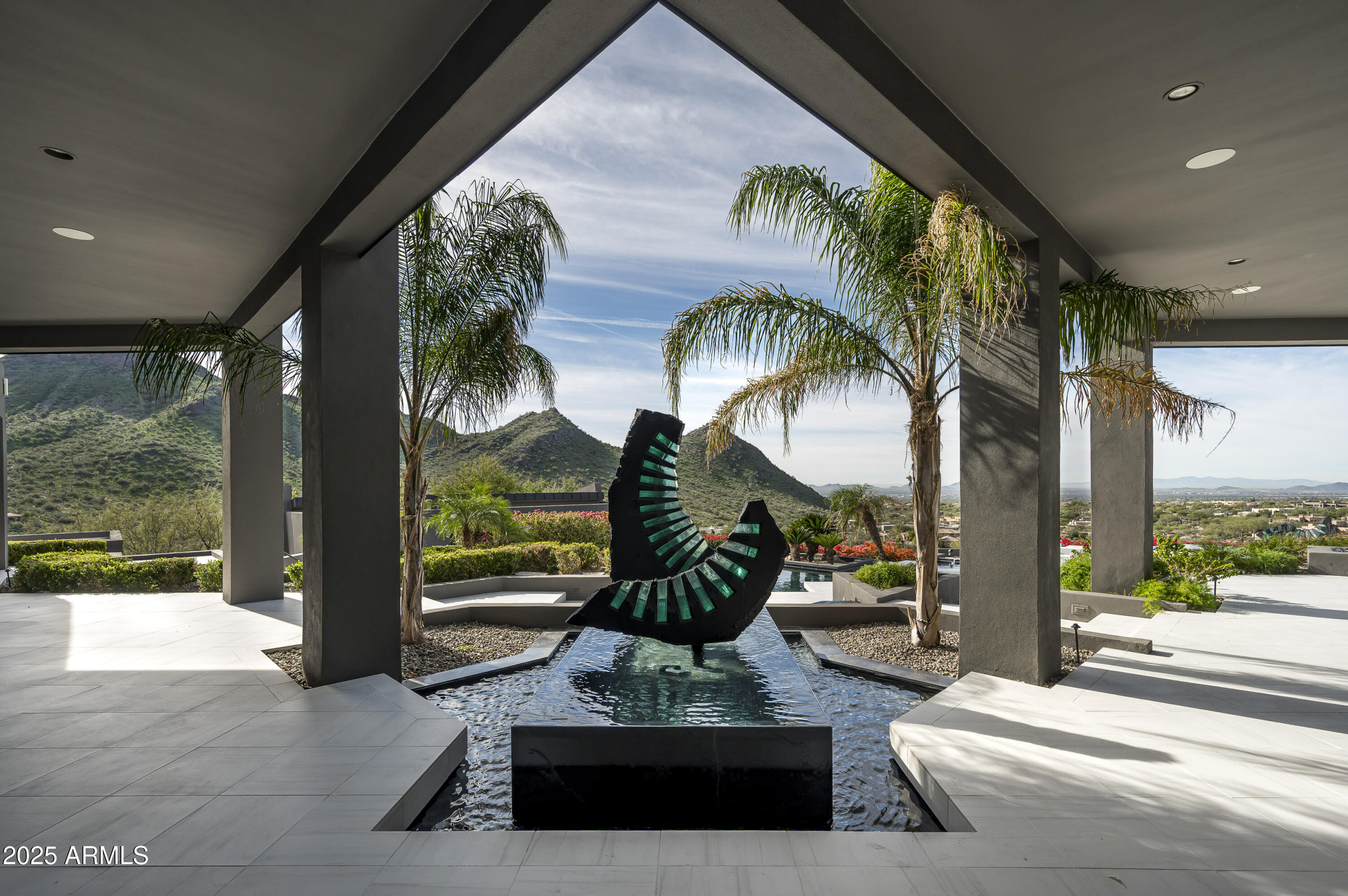 10324 E CALLE DE LAS BRISAS