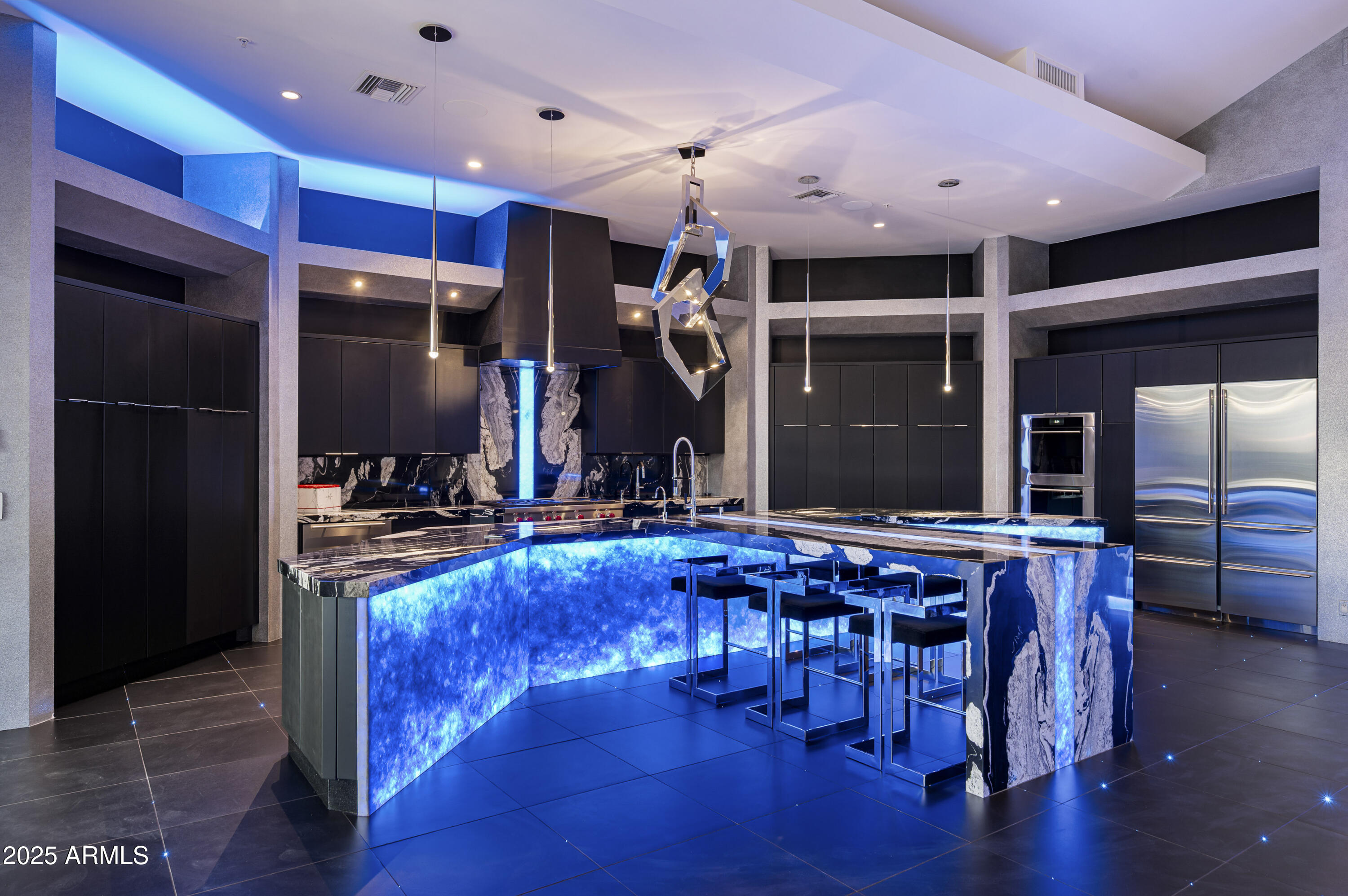 10324 E CALLE DE LAS BRISAS