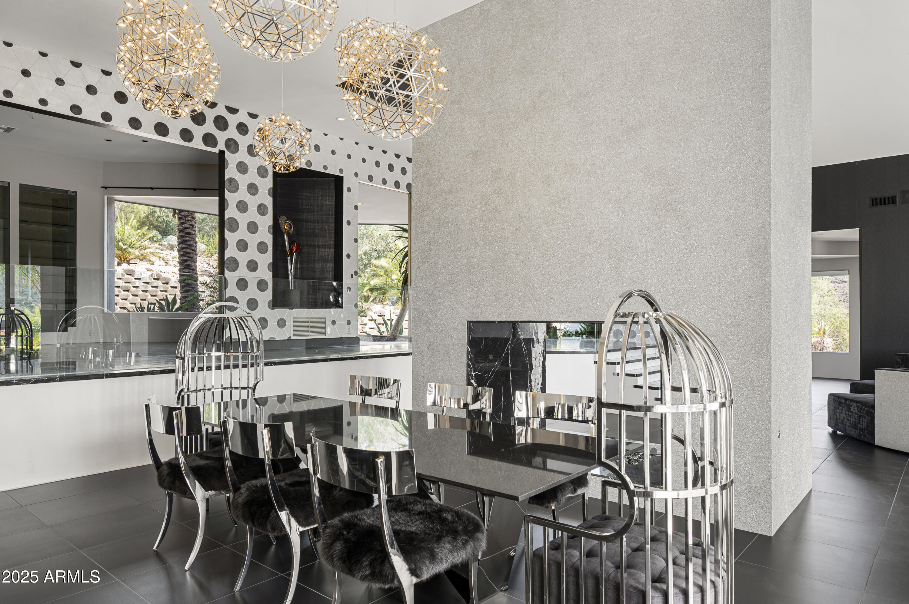 10324 E CALLE DE LAS BRISAS