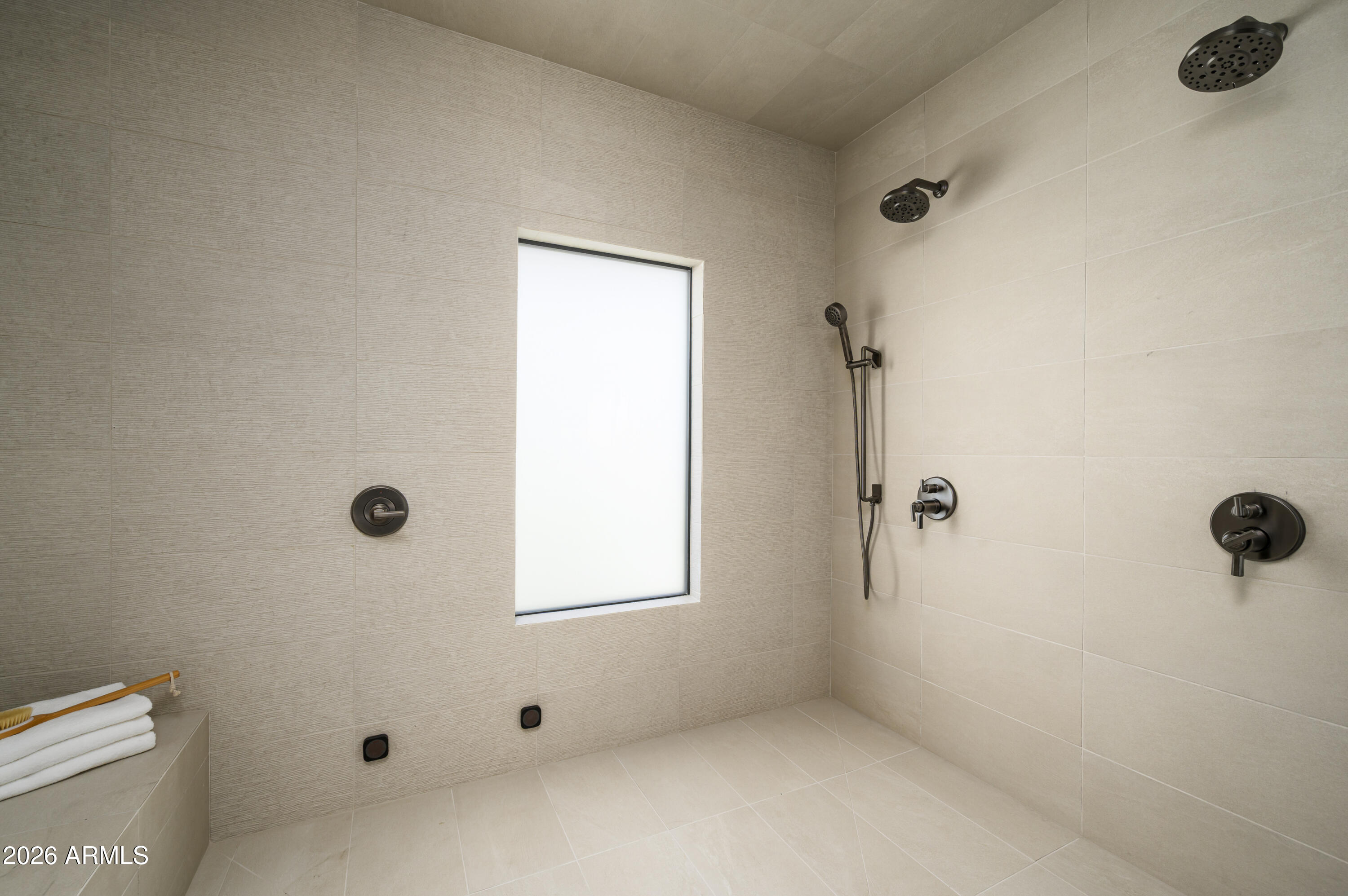 7780 E VAQUERO Drive