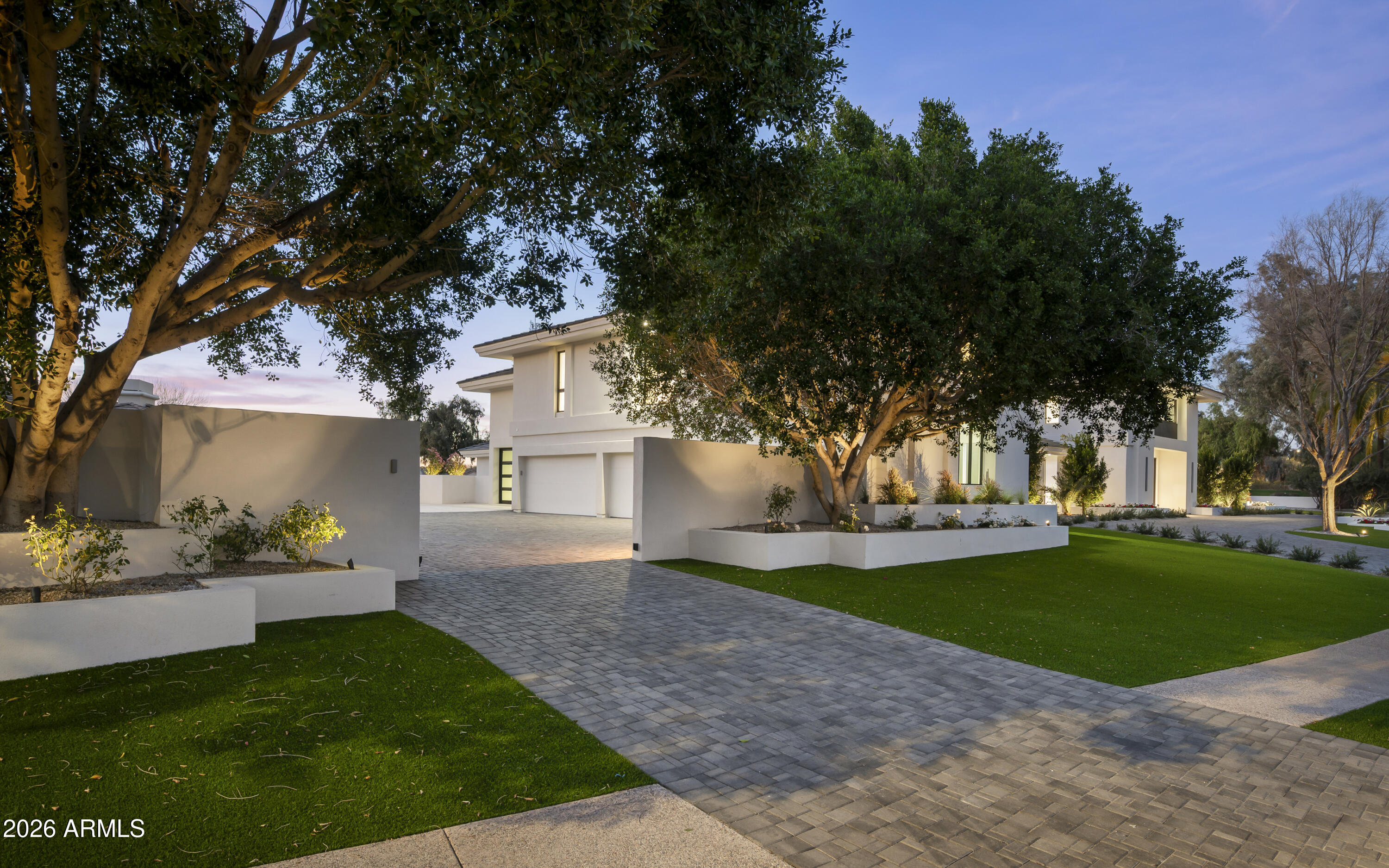 7780 E VAQUERO Drive