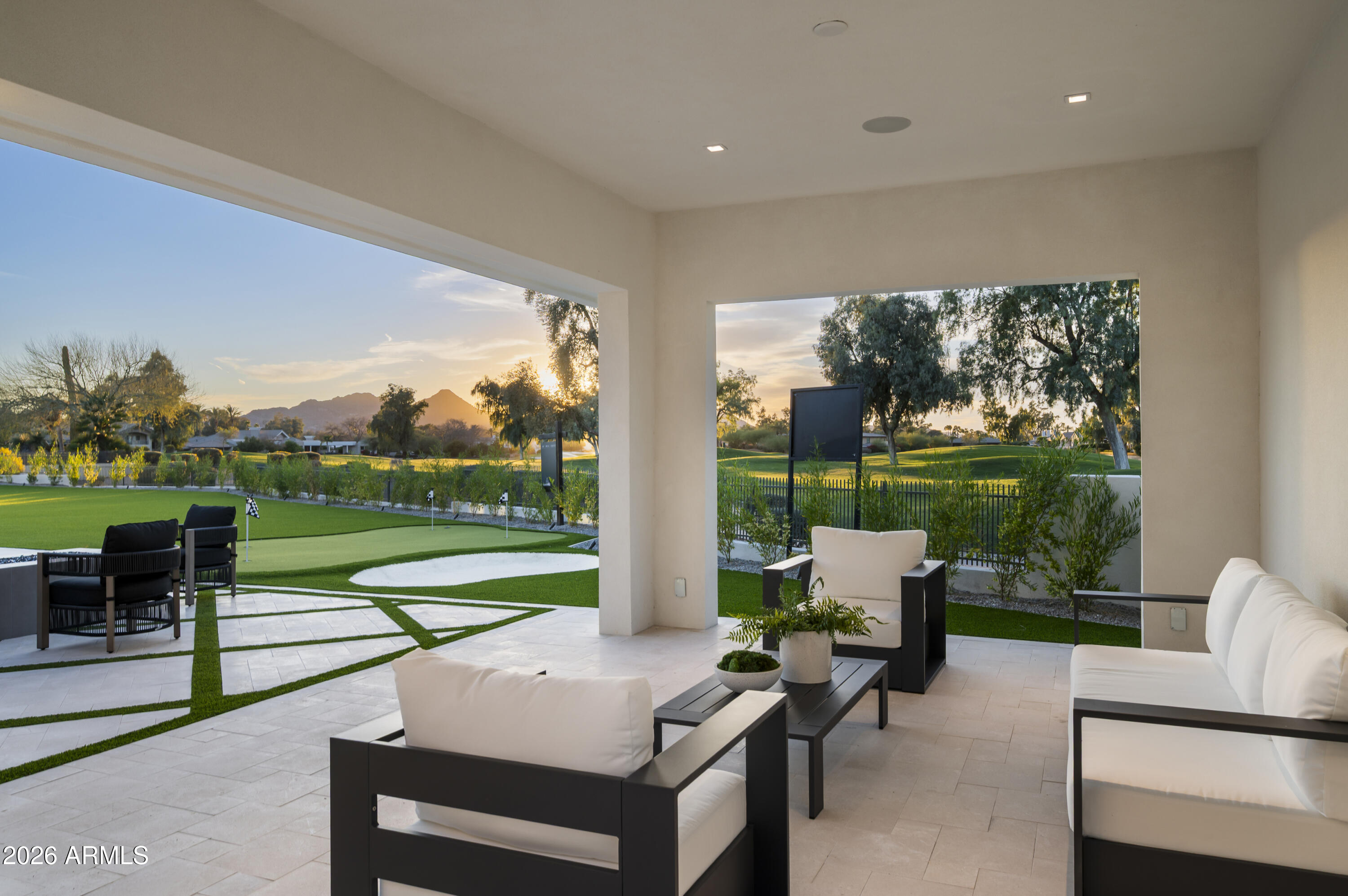 7780 E VAQUERO Drive