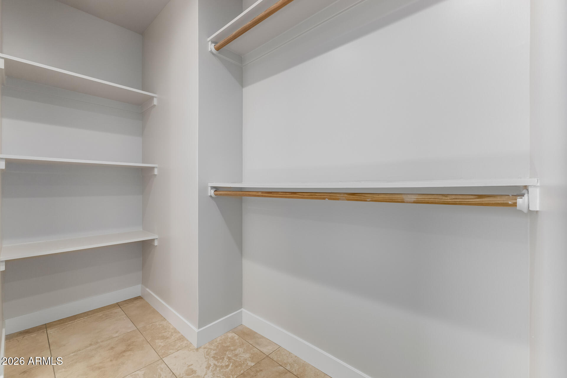 3318 E MONTECITO Avenue