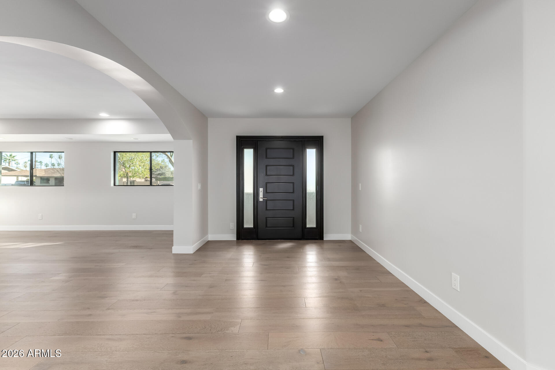 3318 E MONTECITO Avenue