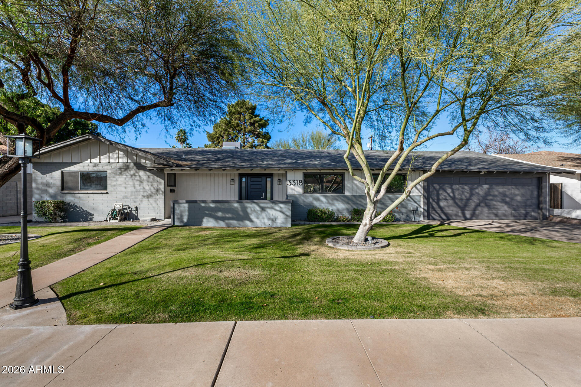 3318 E MONTECITO Avenue