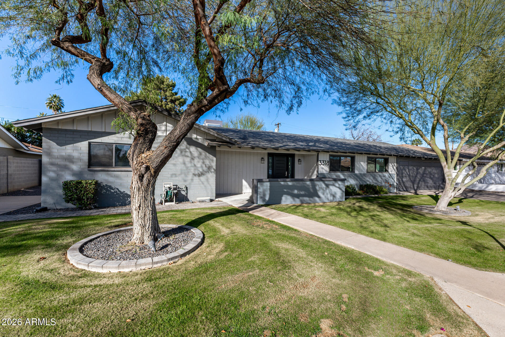 3318 E MONTECITO Avenue