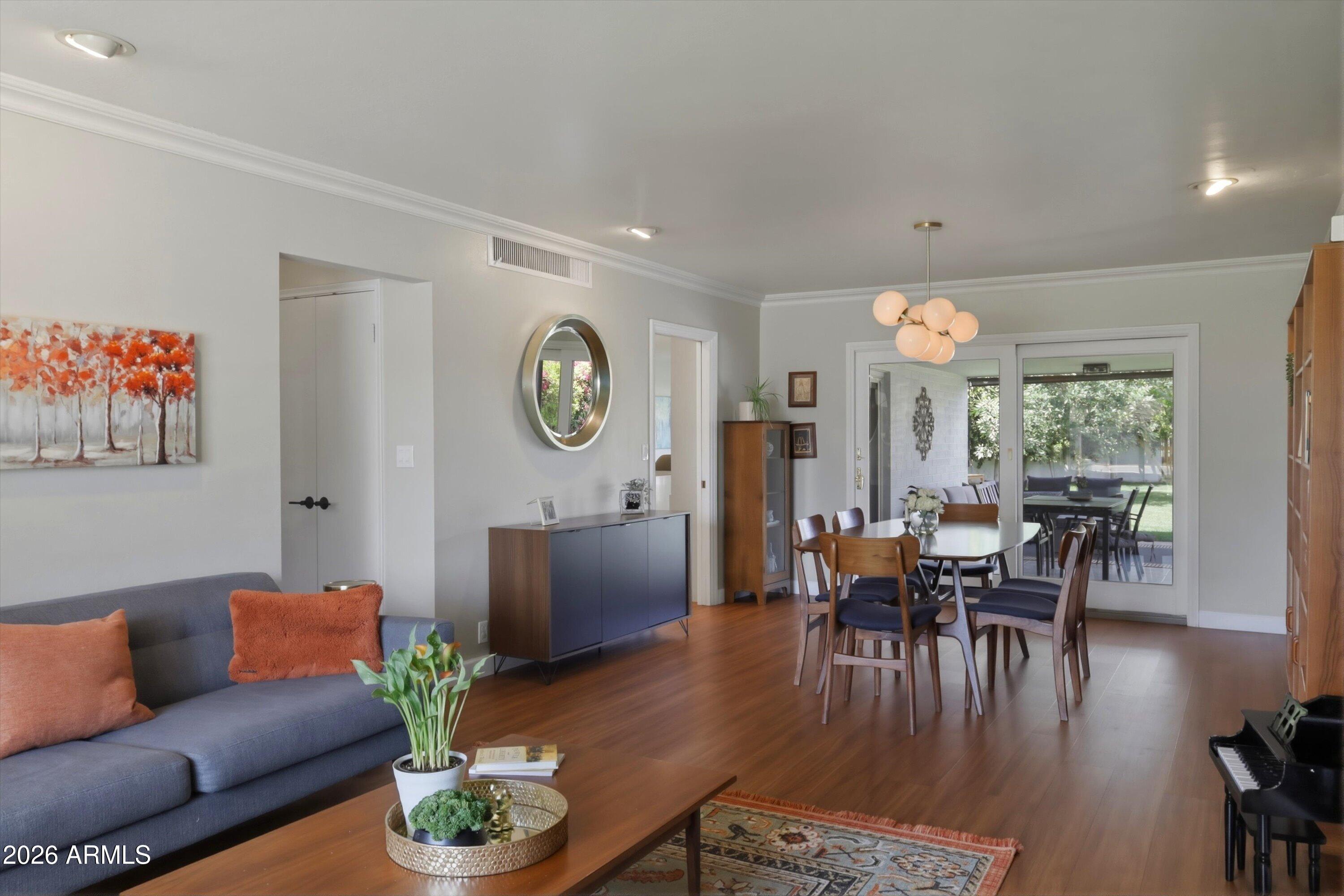 7528 N 6TH Place