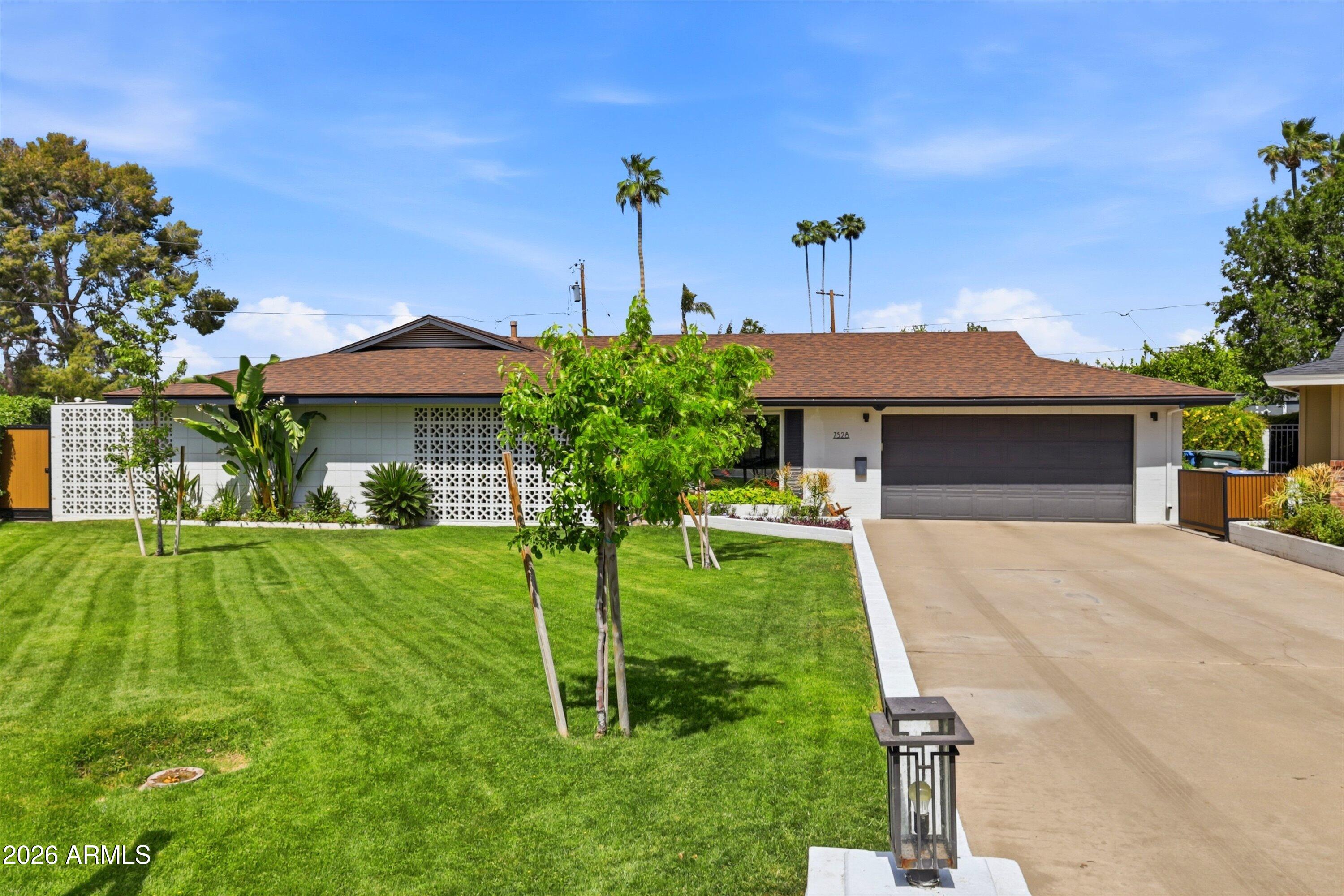 7528 N 6TH Place