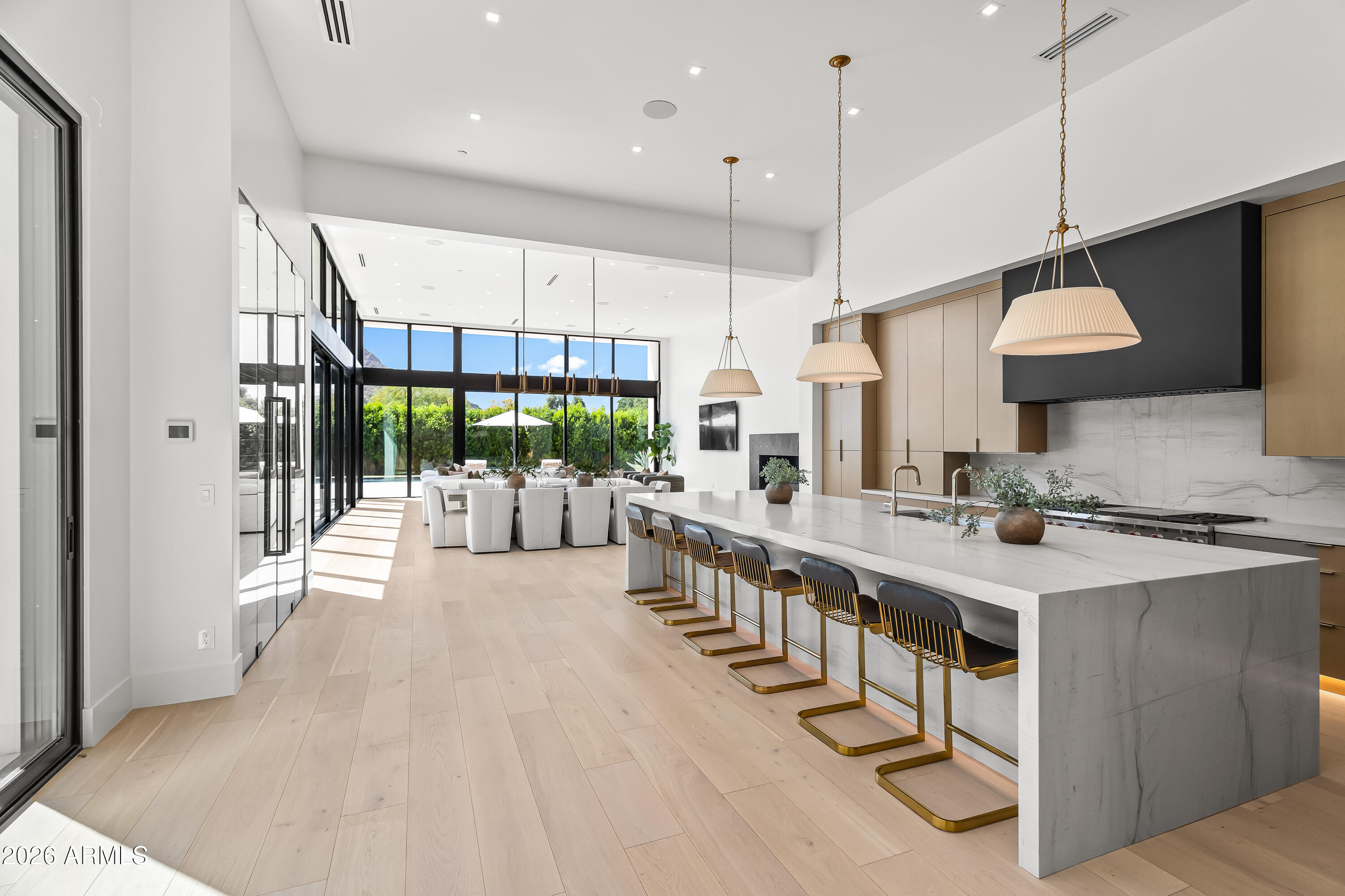 6601 E SAN MIGUEL Avenue