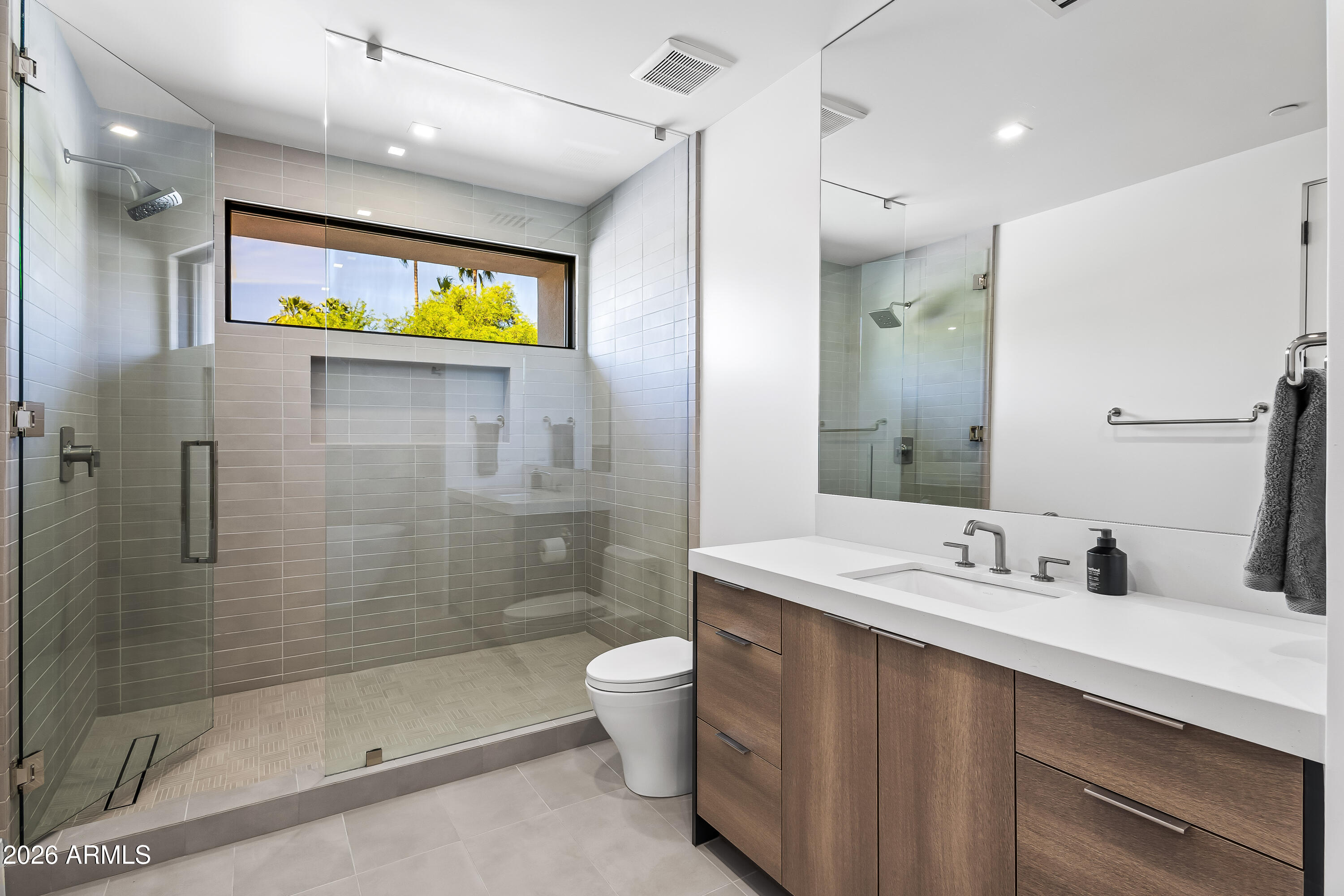 6601 E SAN MIGUEL Avenue