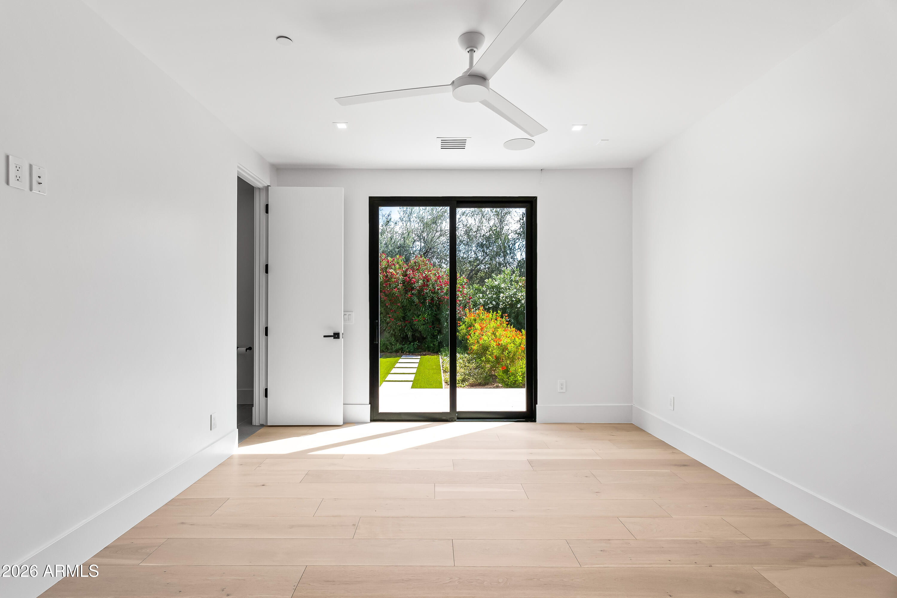 6601 E SAN MIGUEL Avenue