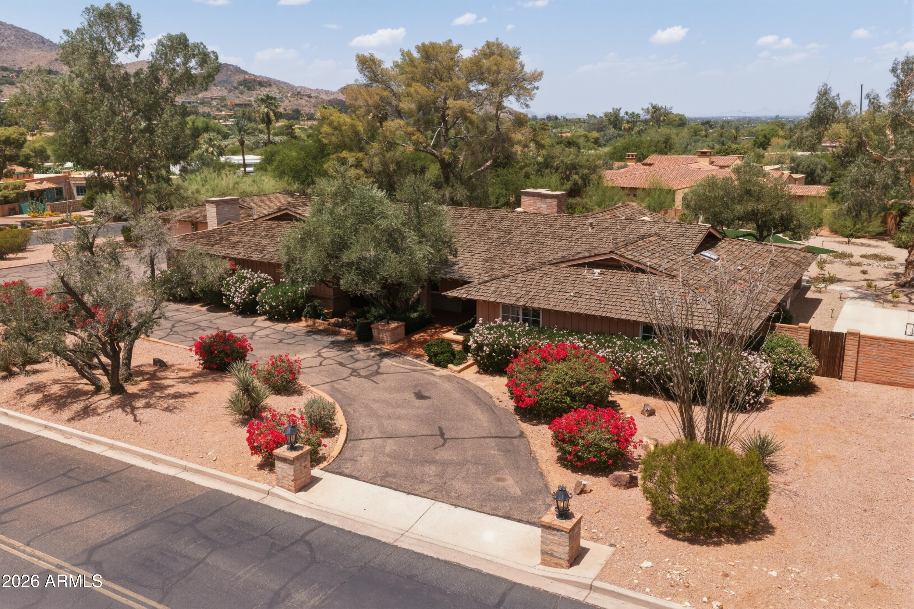 5136 E ROADRUNNER Road