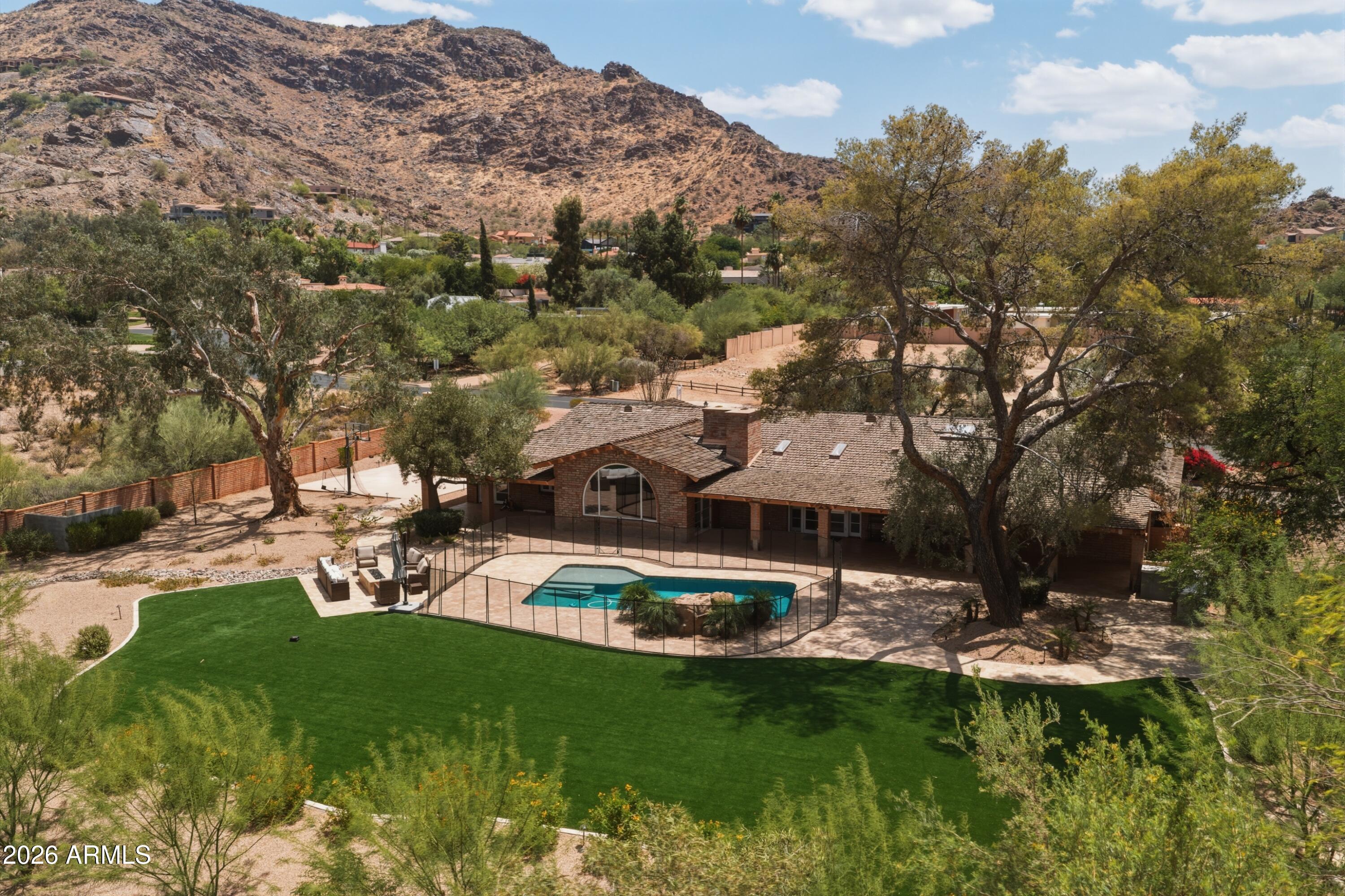 5136 E ROADRUNNER Road