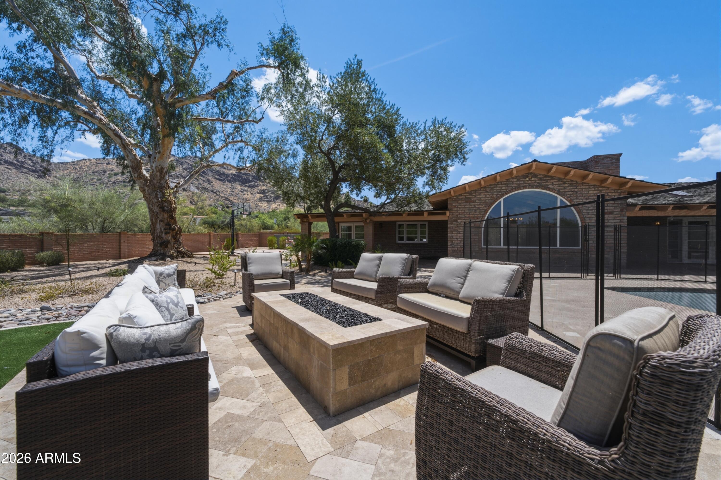 5136 E ROADRUNNER Road