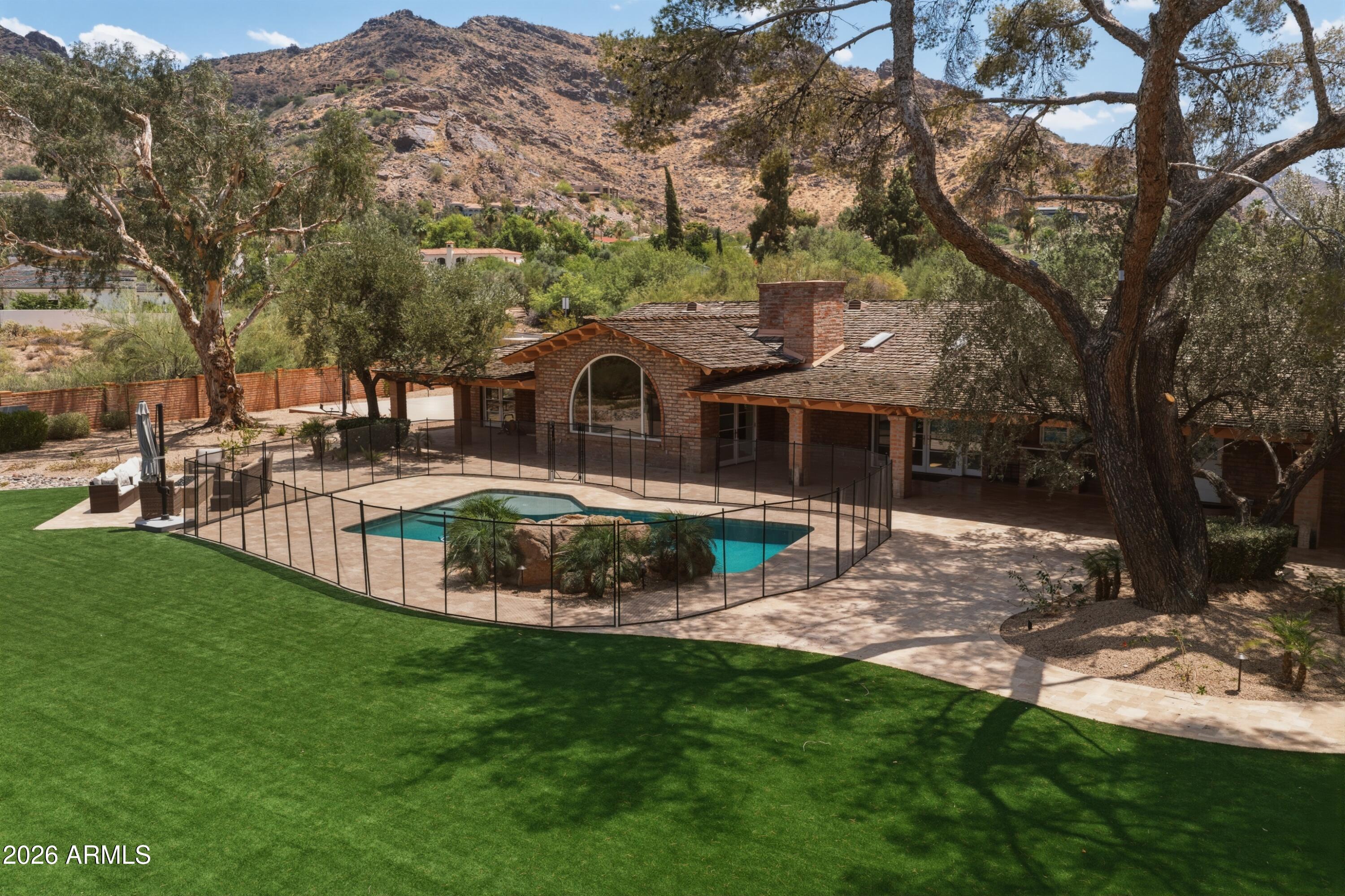 5136 E ROADRUNNER Road