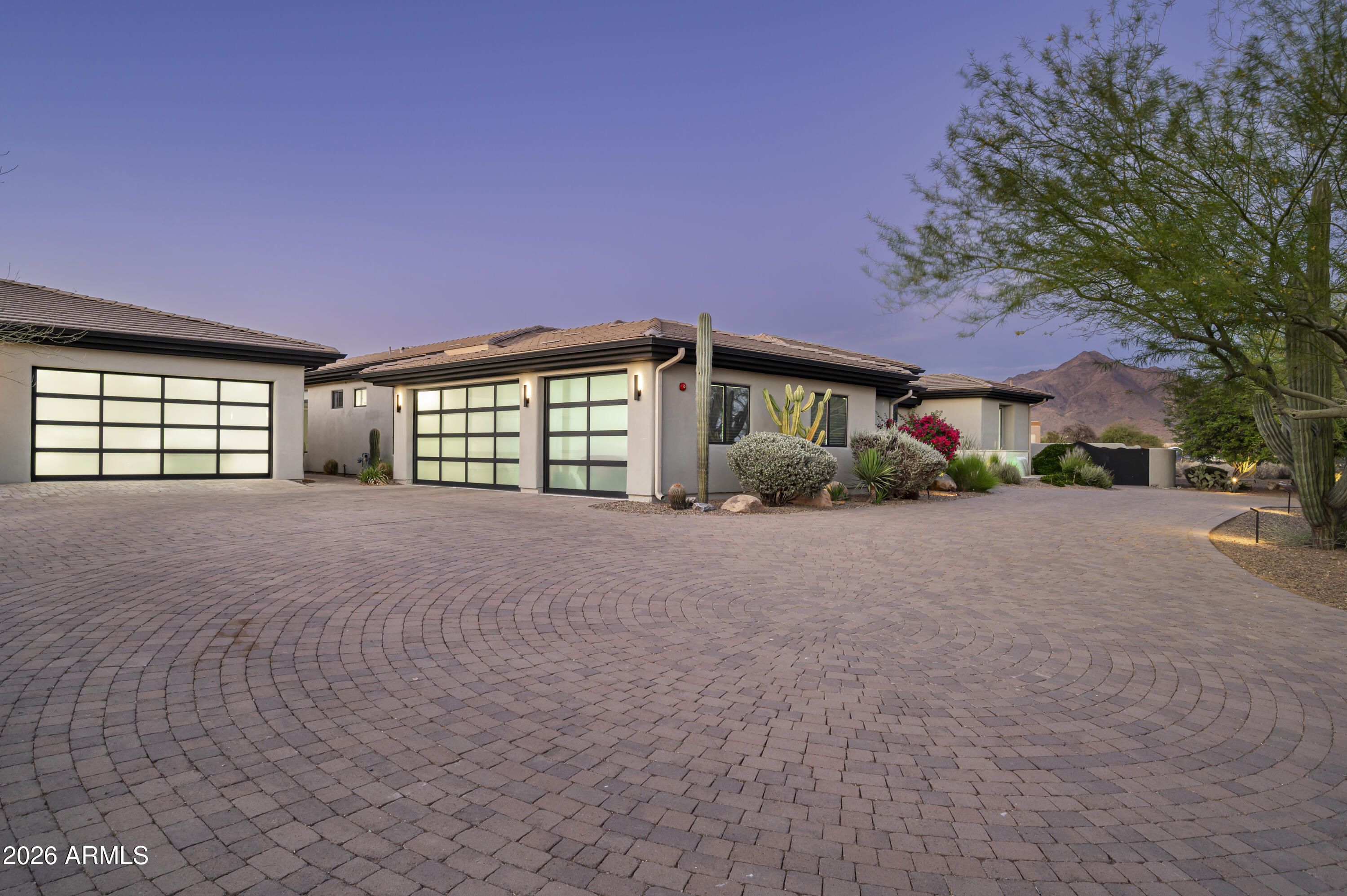 9002 E RIMROCK Drive