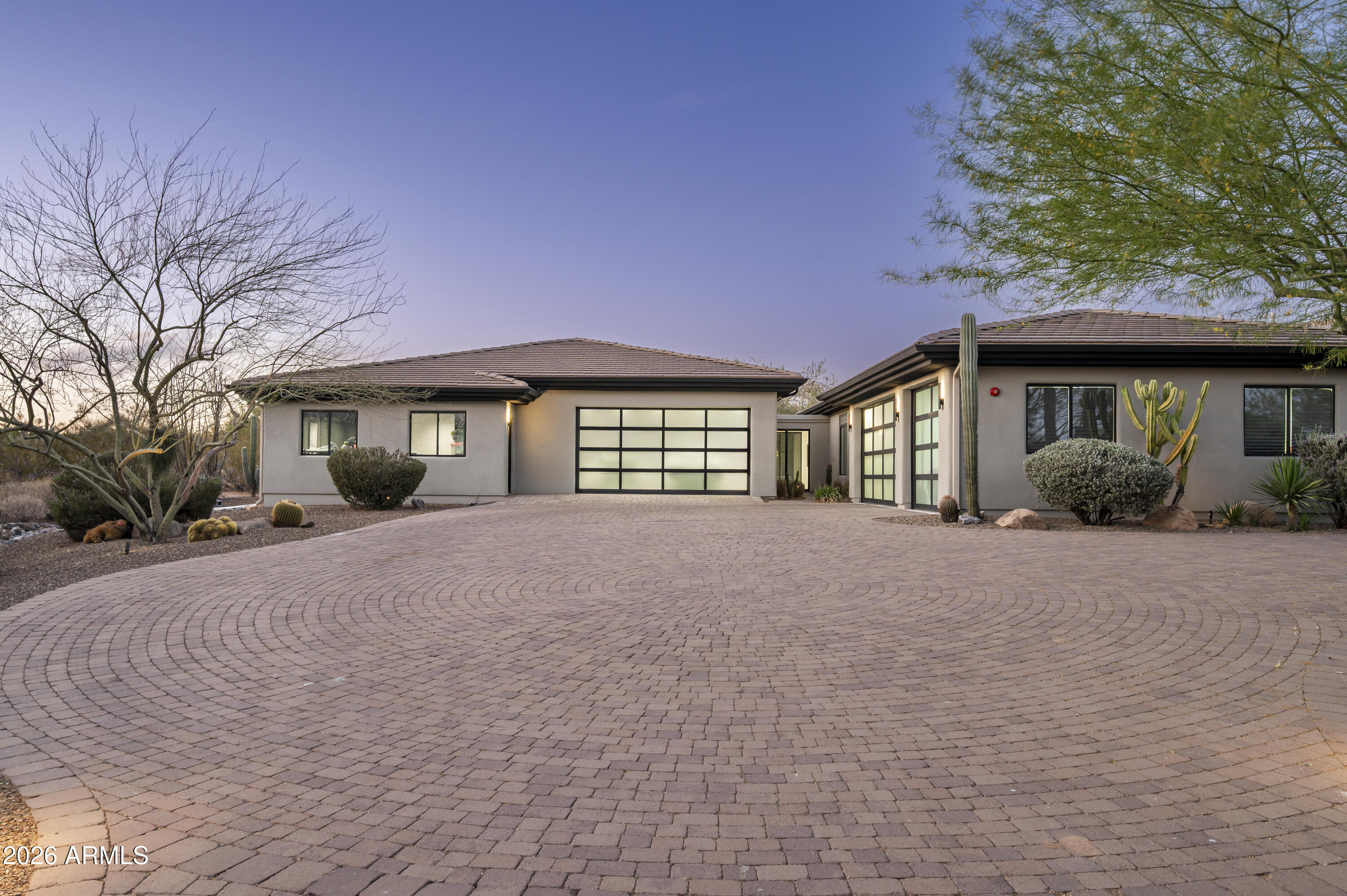 9002 E RIMROCK Drive