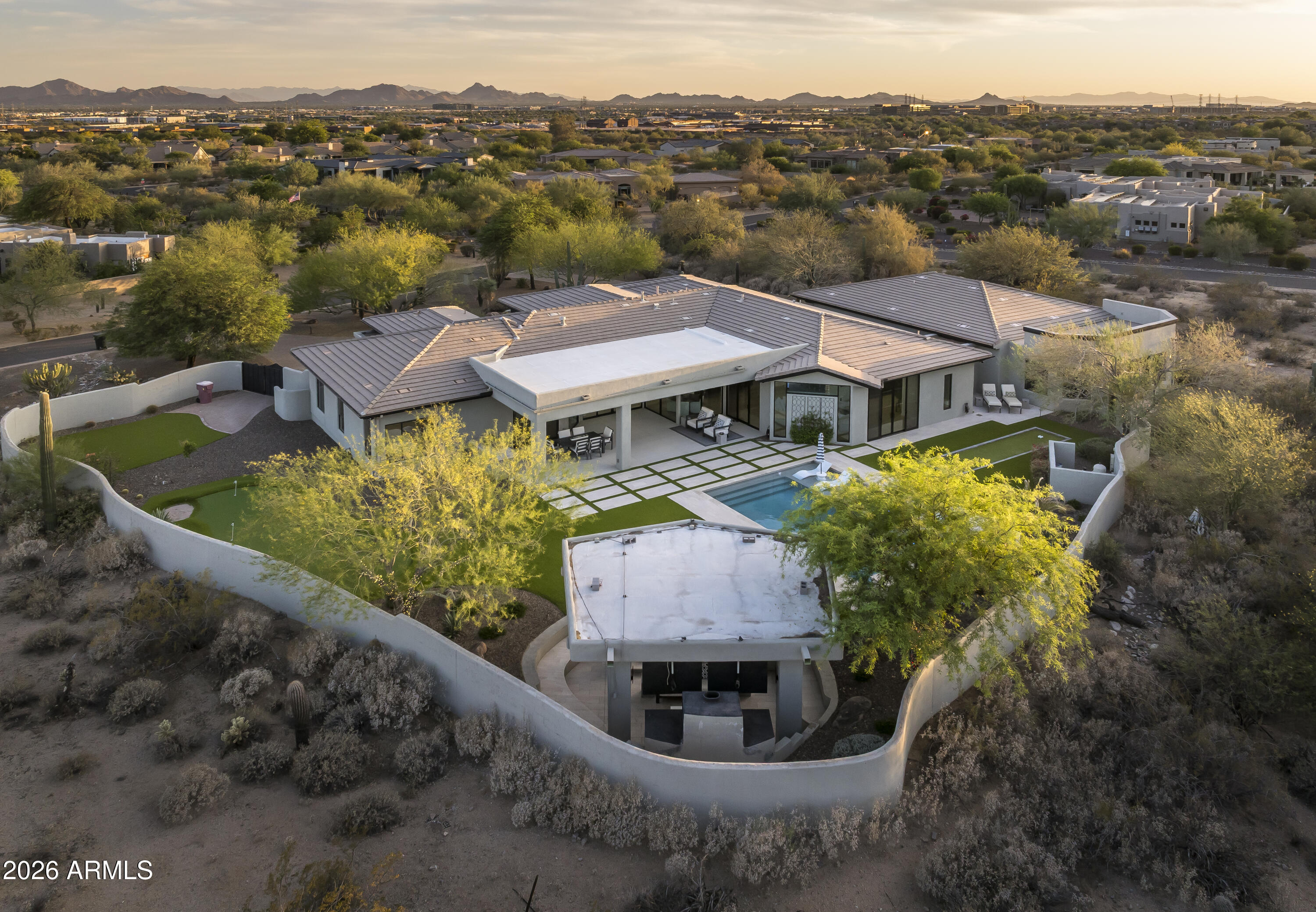 9002 E RIMROCK Drive