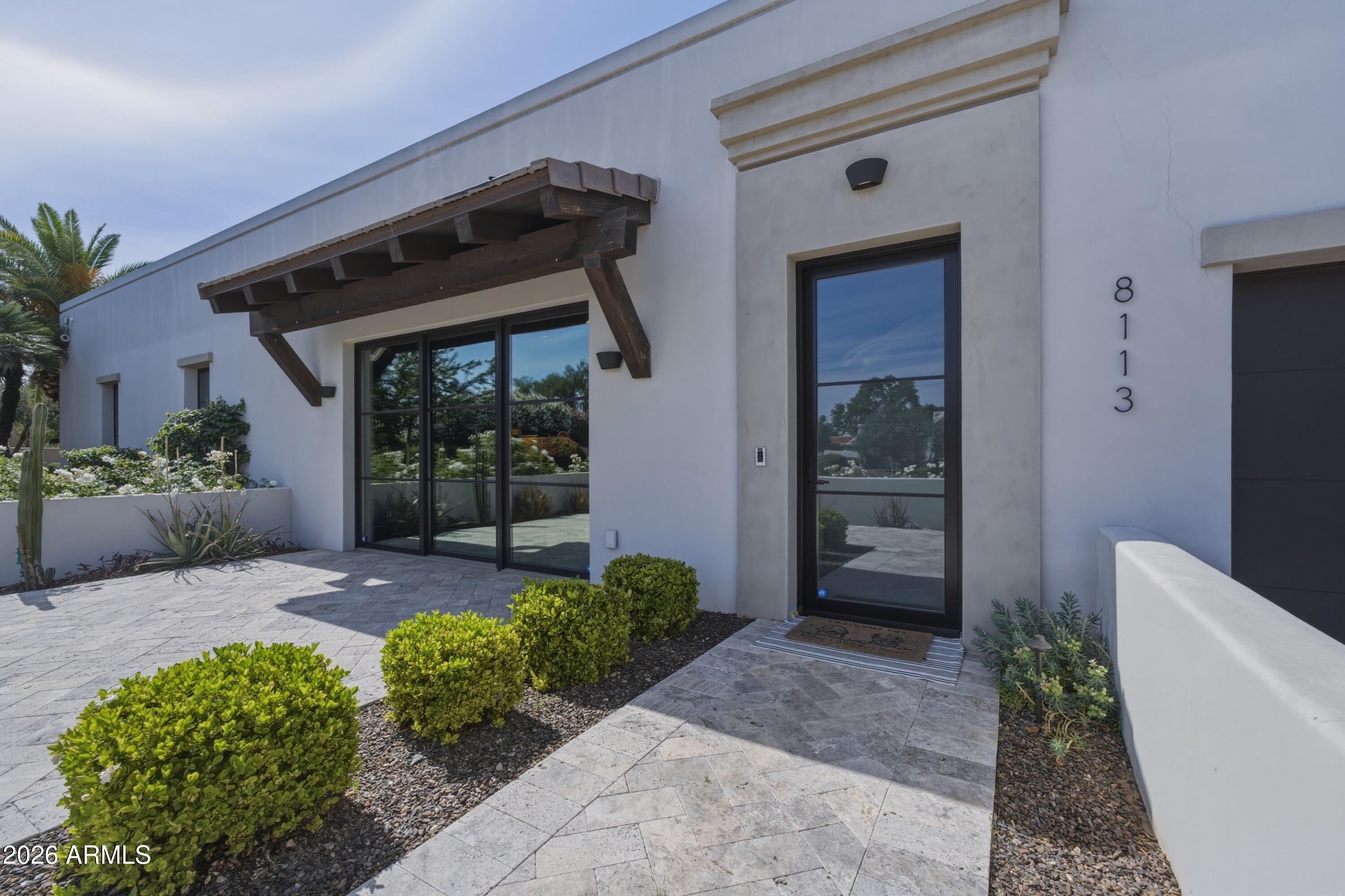 8113 E DEL CADENA Drive