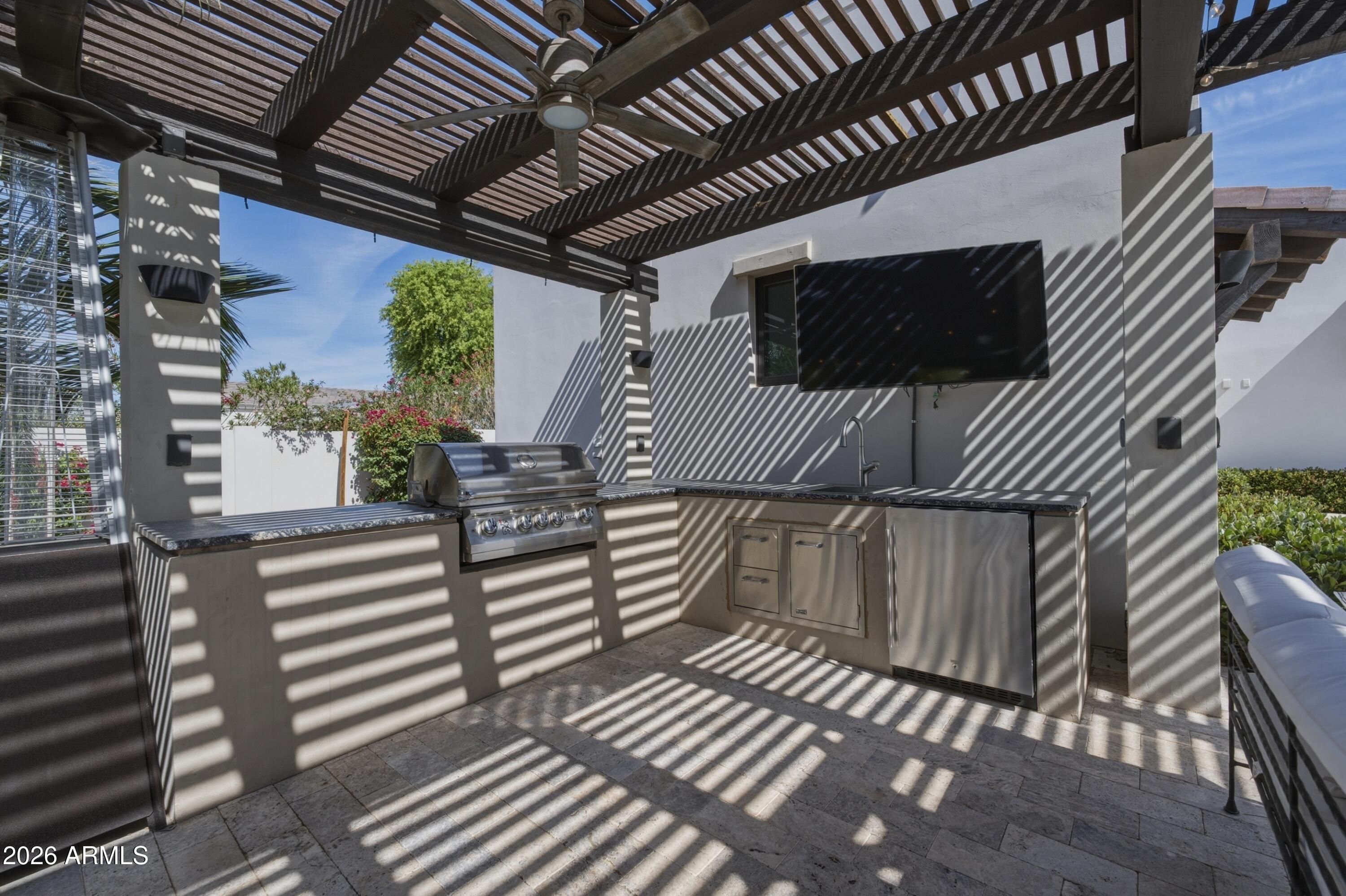 8113 E DEL CADENA Drive