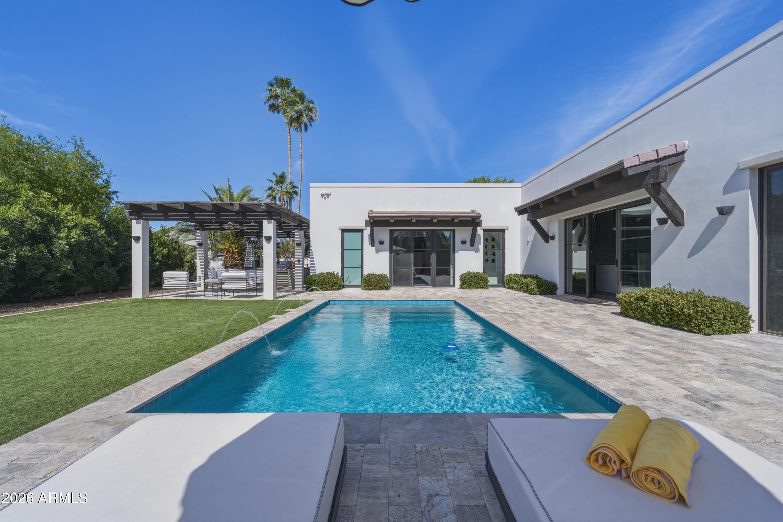 8113 E DEL CADENA Drive