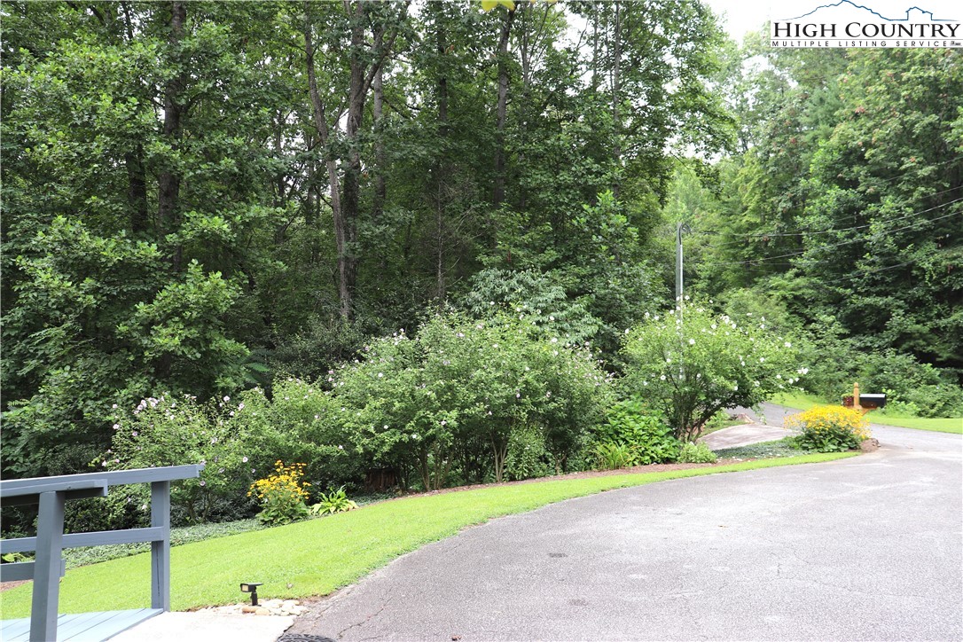 2832 Laurel Lane