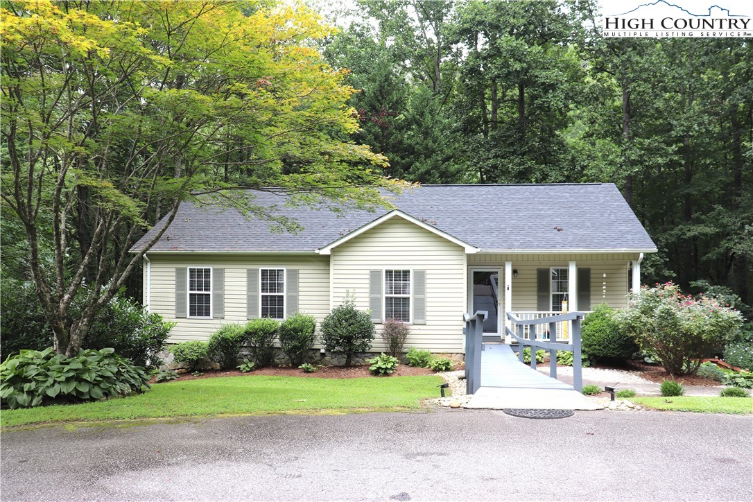 2832 Laurel Lane