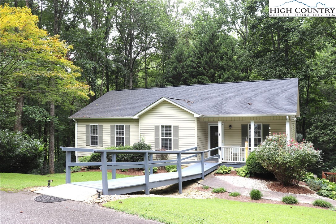 2832 Laurel Lane