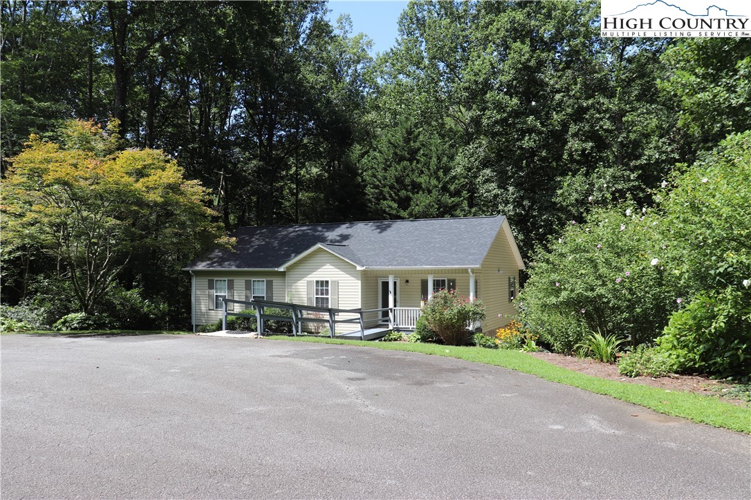 2832 Laurel Lane