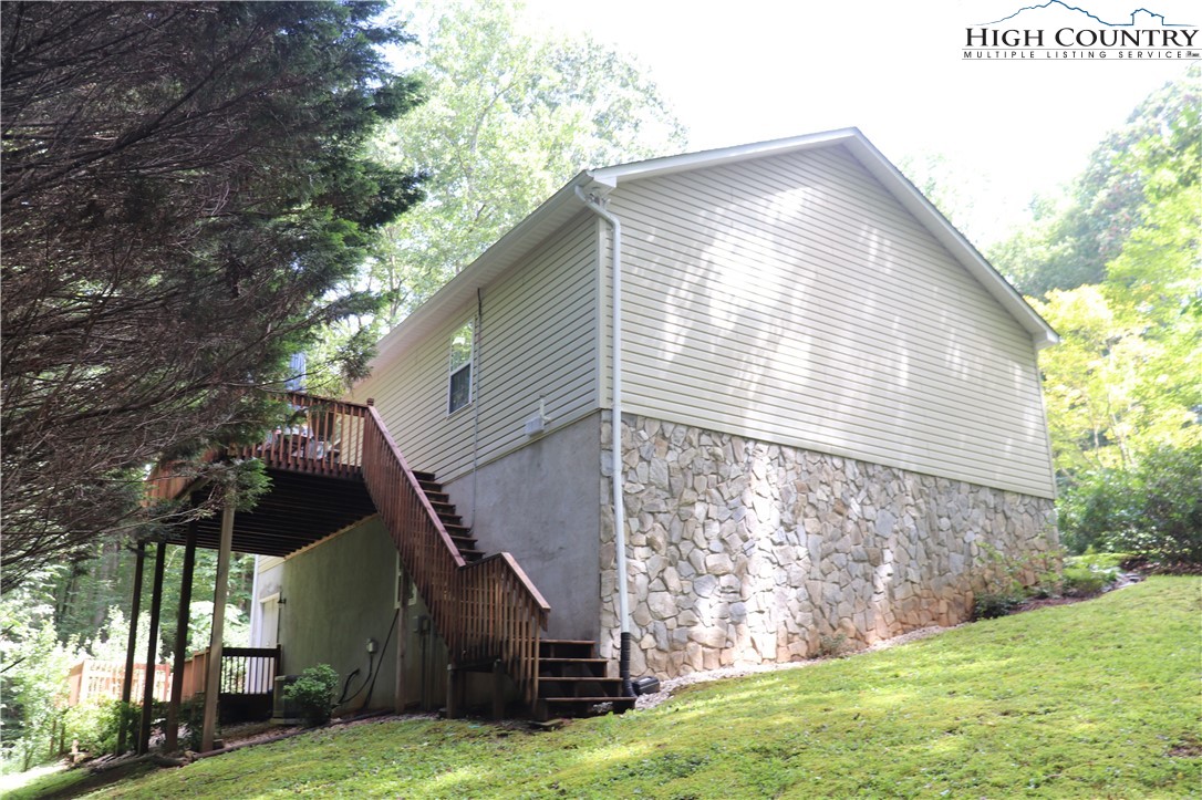 2832 Laurel Lane