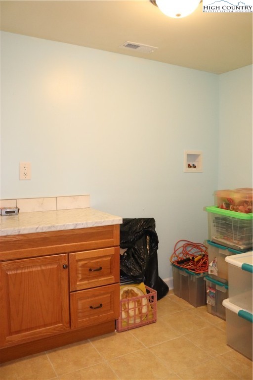 2832 Laurel Lane