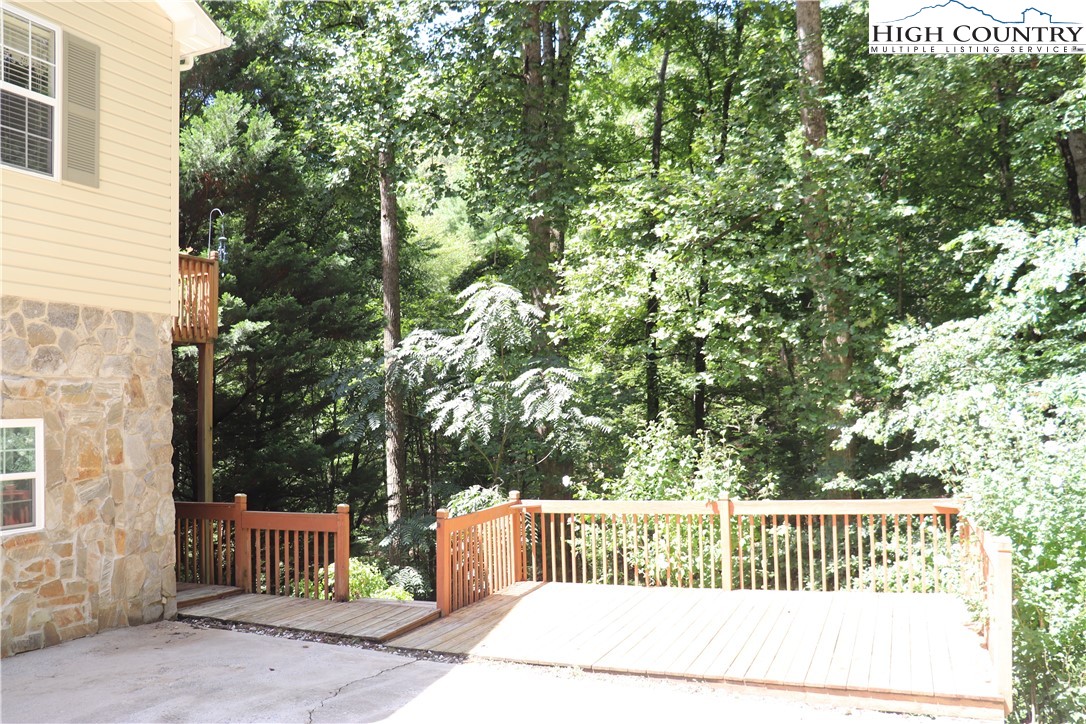 2832 Laurel Lane