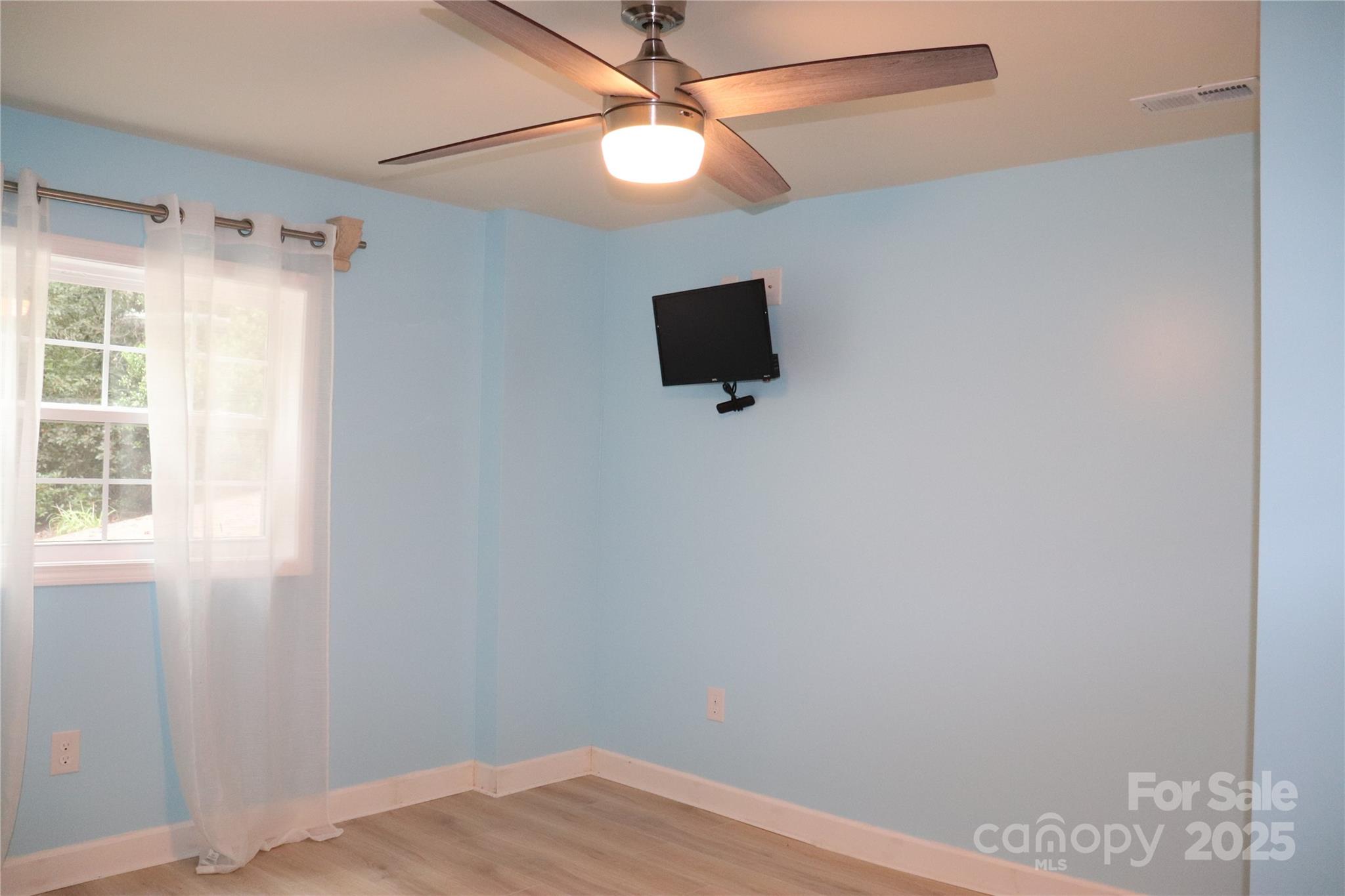 2832 Laurel Lane