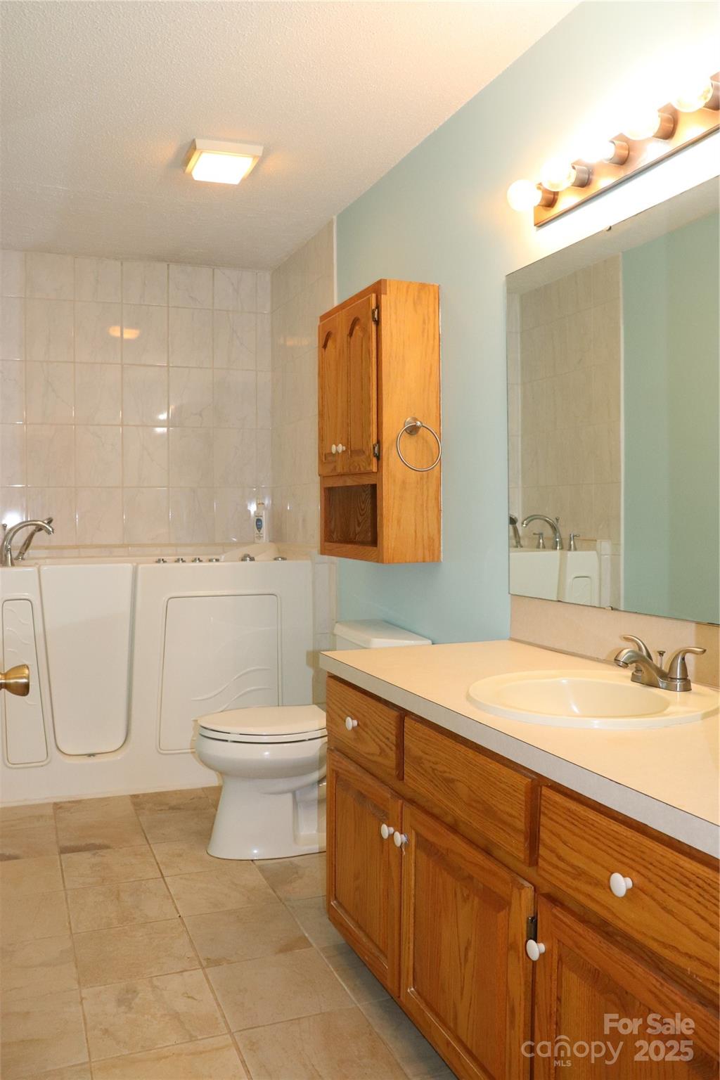 2832 Laurel Lane