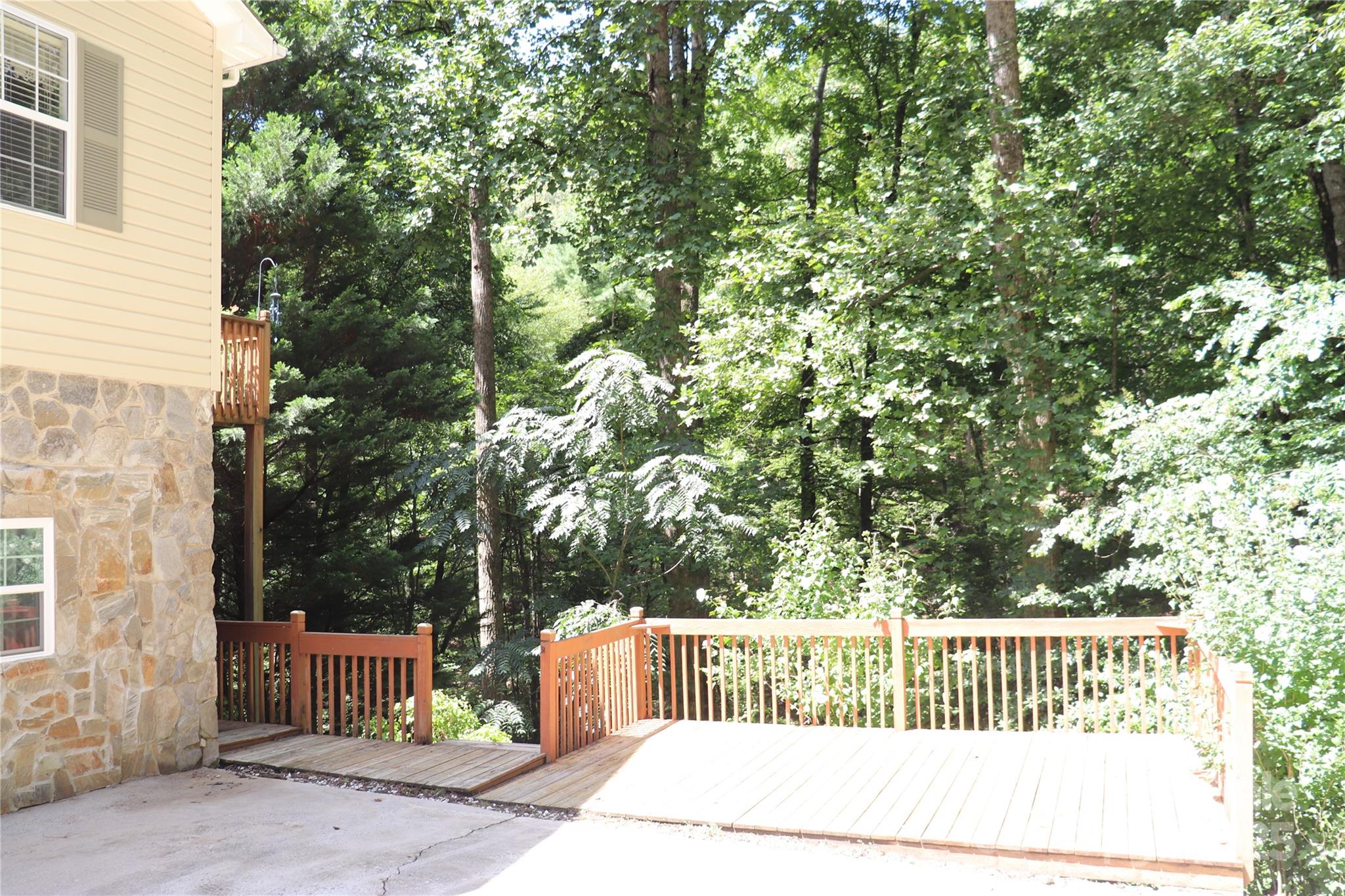 2832 Laurel Lane