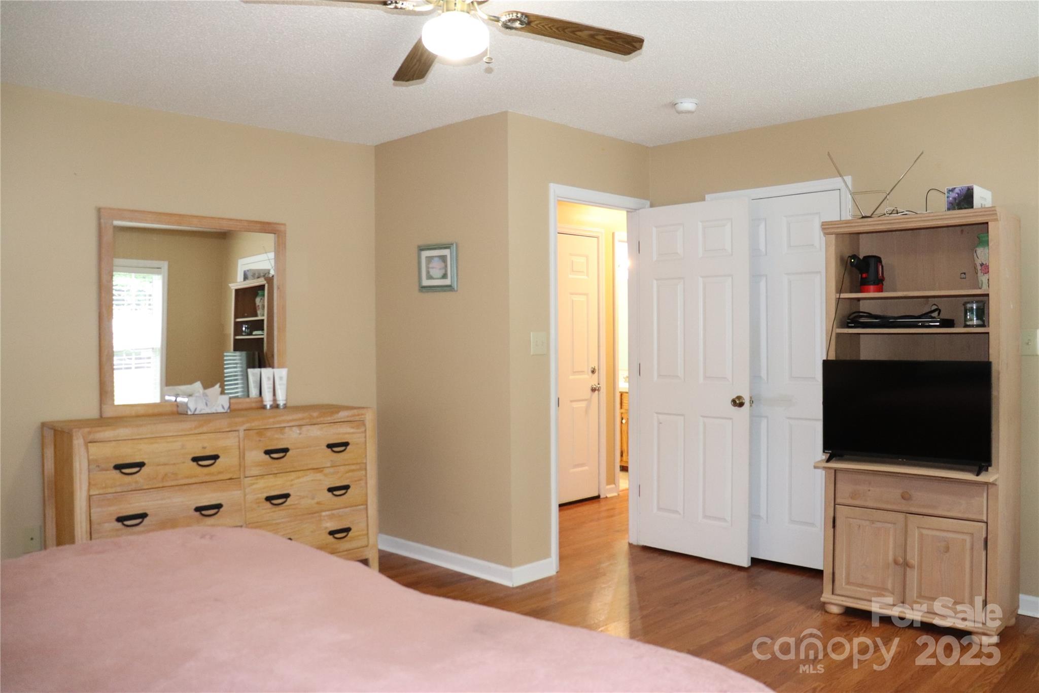 2832 Laurel Lane