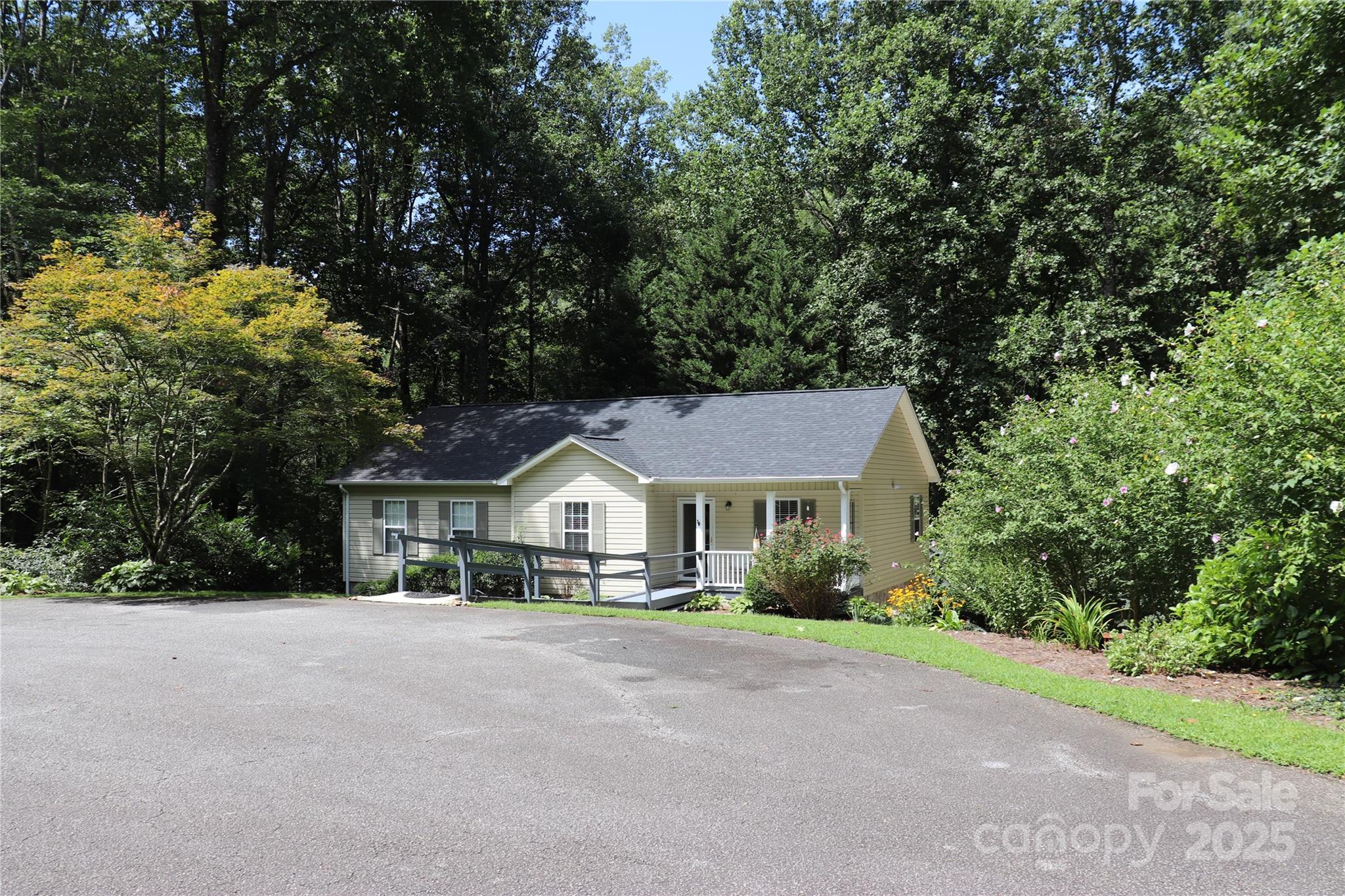 2832 Laurel Lane