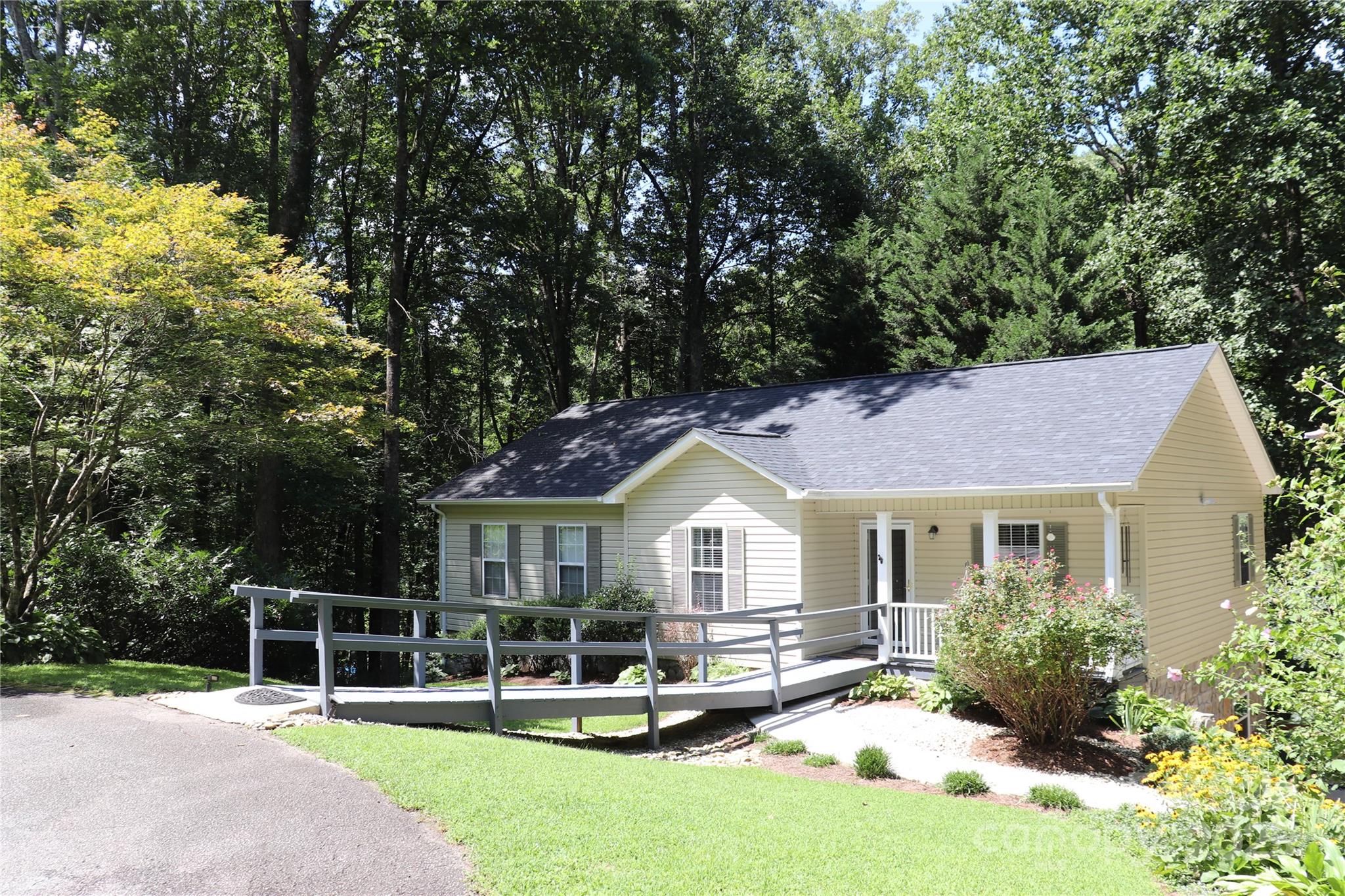 2832 Laurel Lane