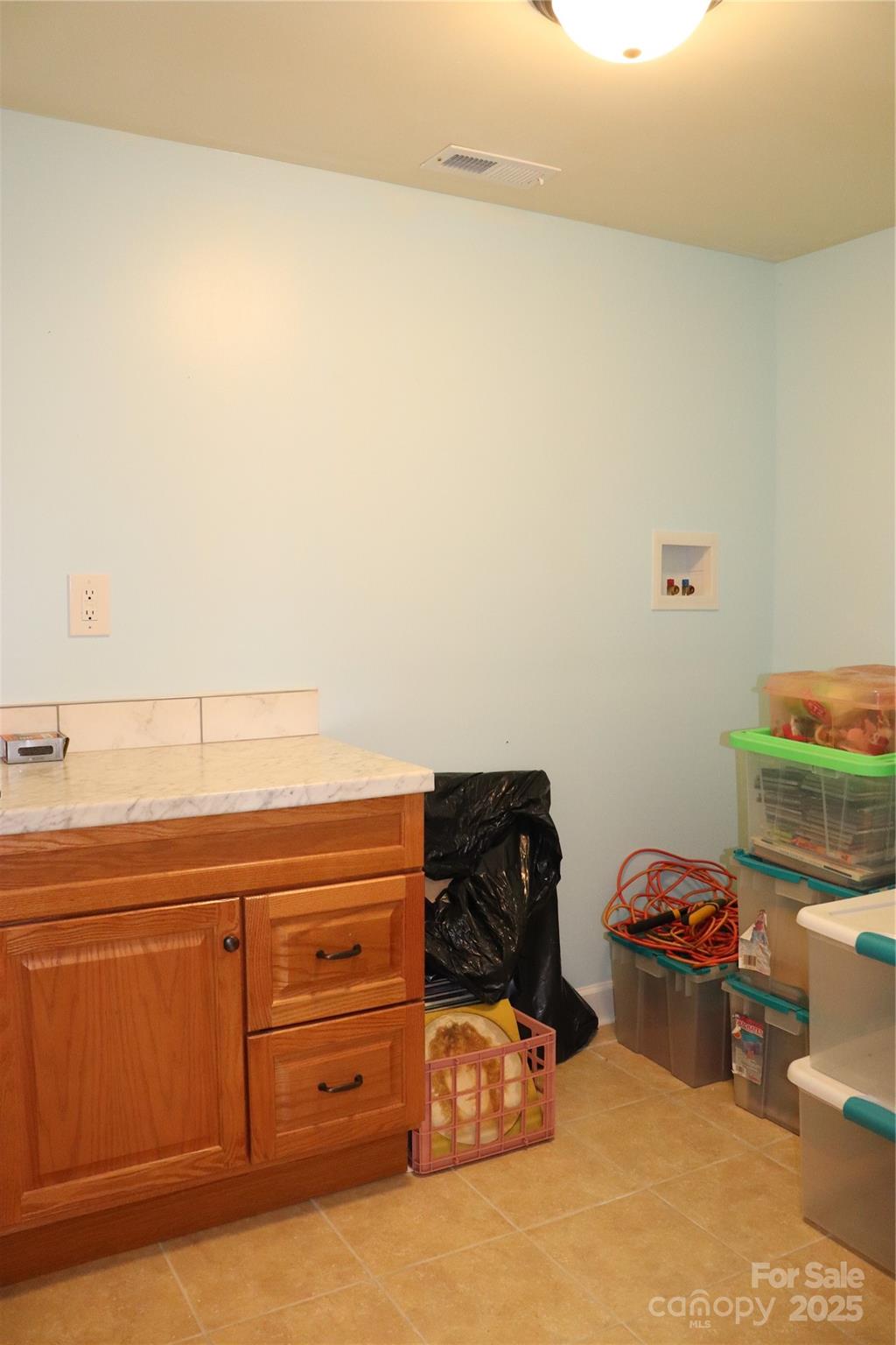 2832 Laurel Lane