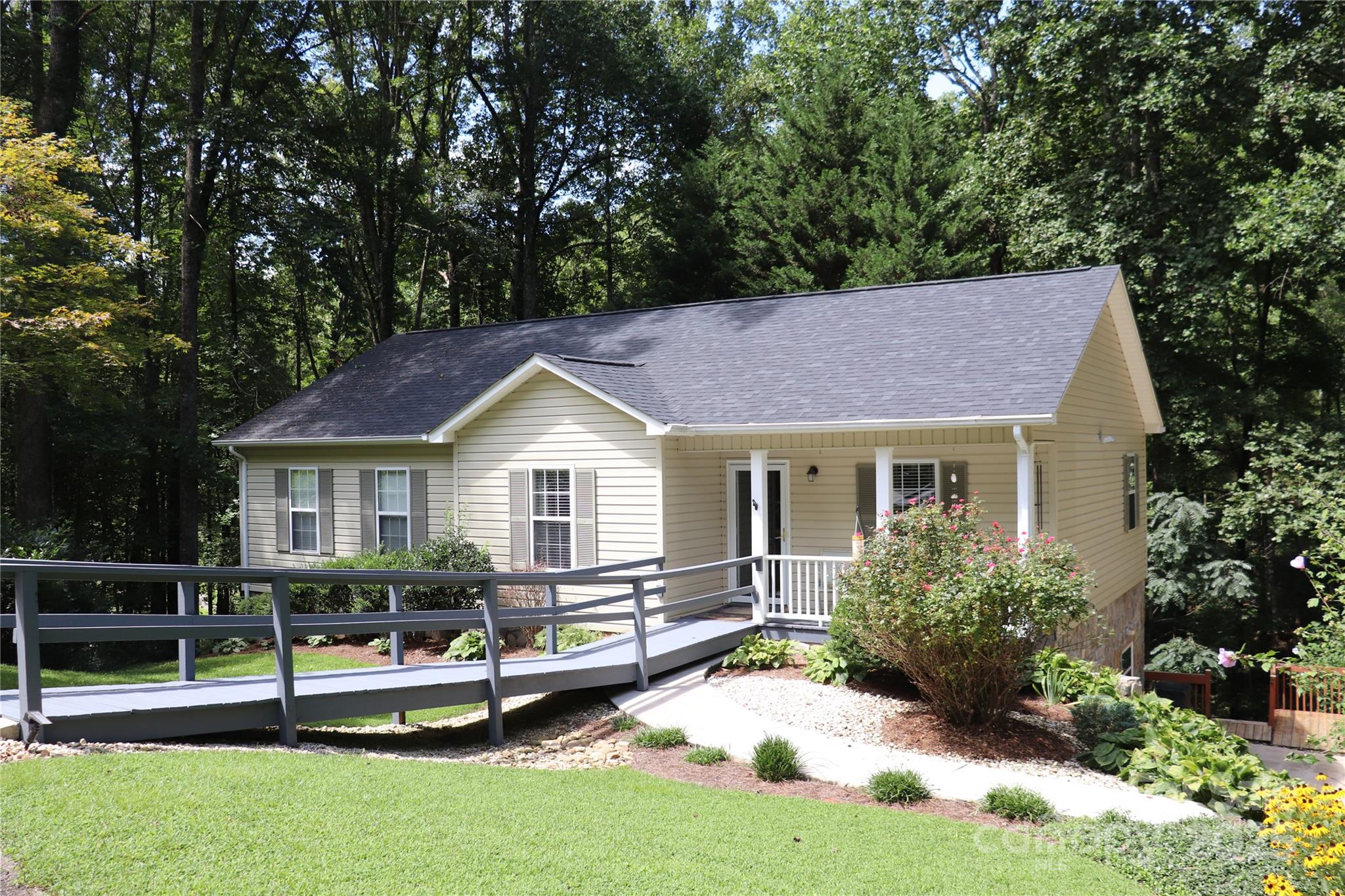 2832 Laurel Lane