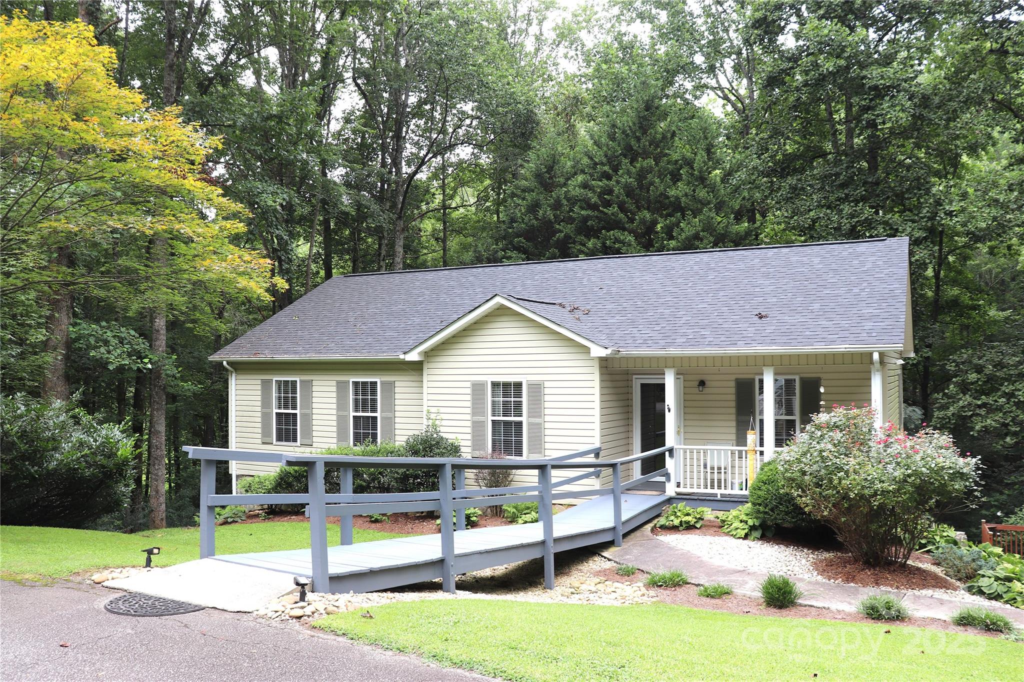 2832 Laurel Lane