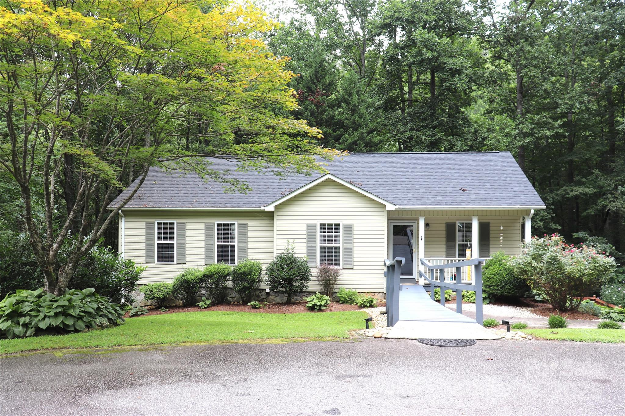 2832 Laurel Lane