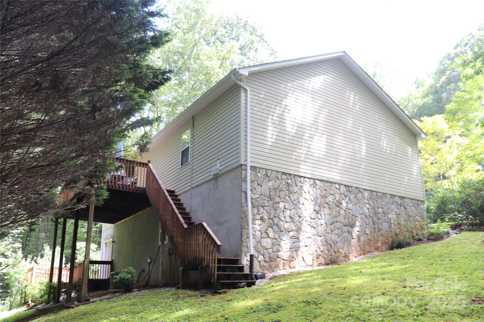 2832 Laurel Lane