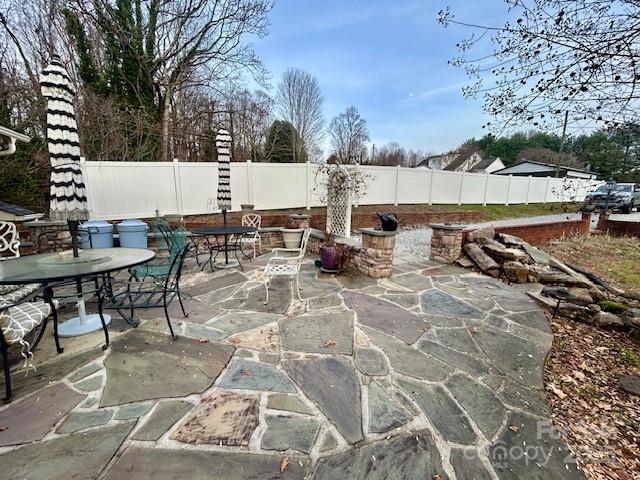 1108 Hibriten Drive SE