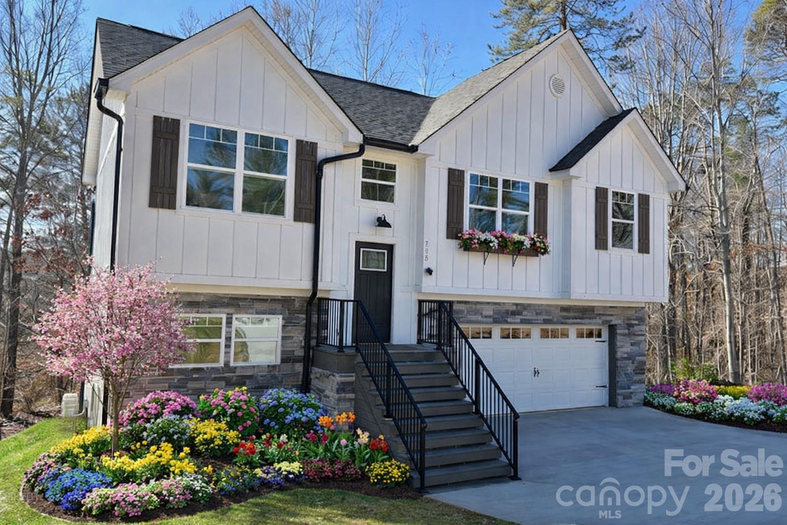 420 Scarlett Oak Court NE