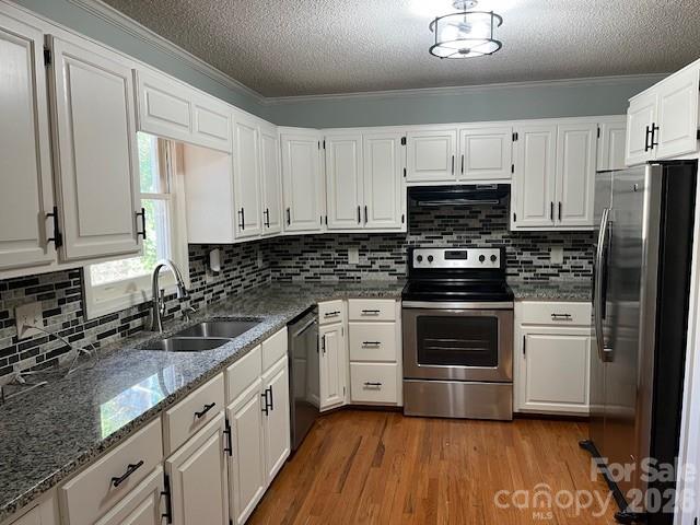 1503 Indian Hills Drive