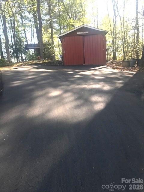2276 Nature Lane